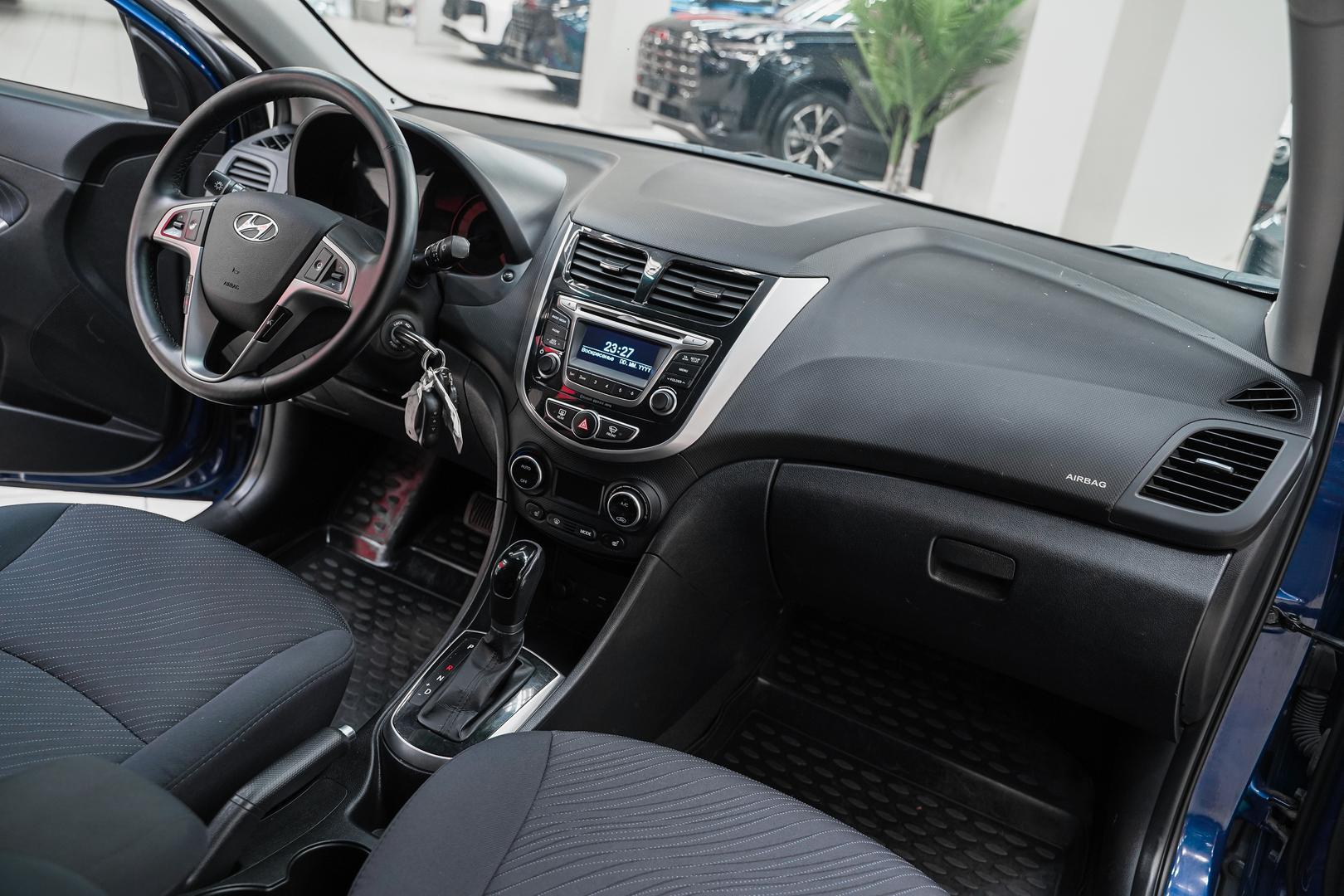 Hyundai Solaris 2016, синий, ДЦ Орехово