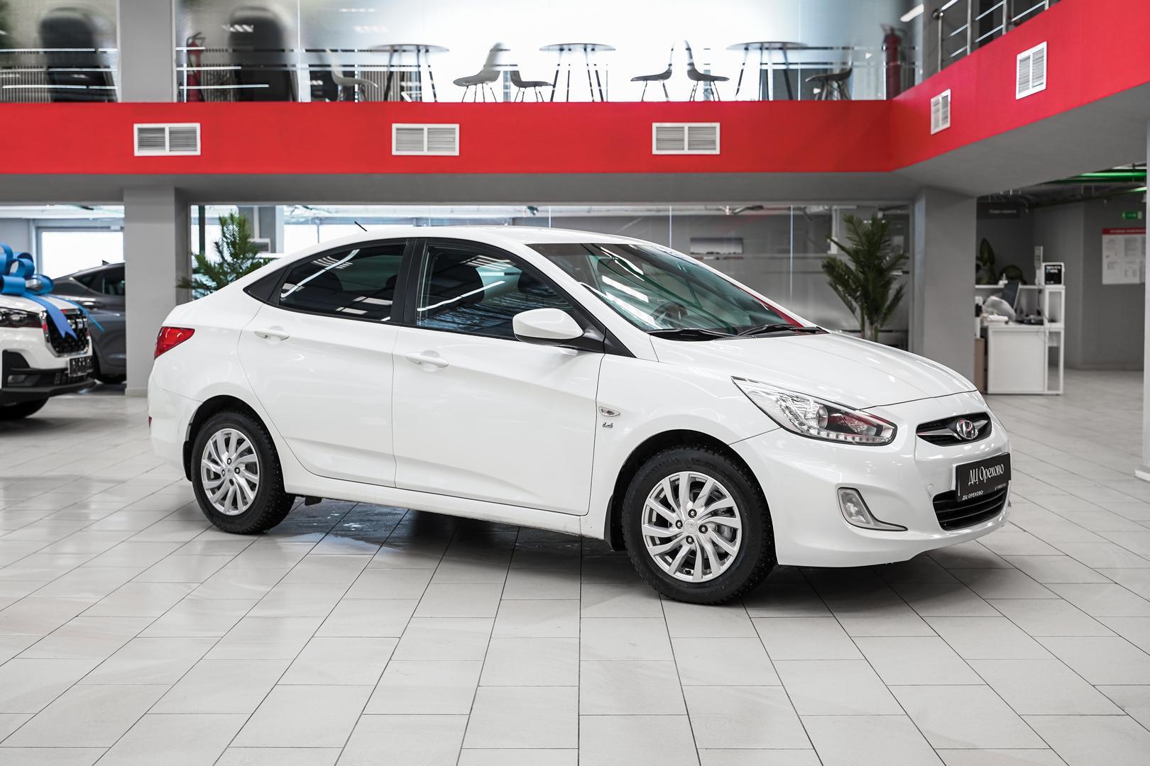 Hyundai Solaris 2014, белый, ДЦ Орехово