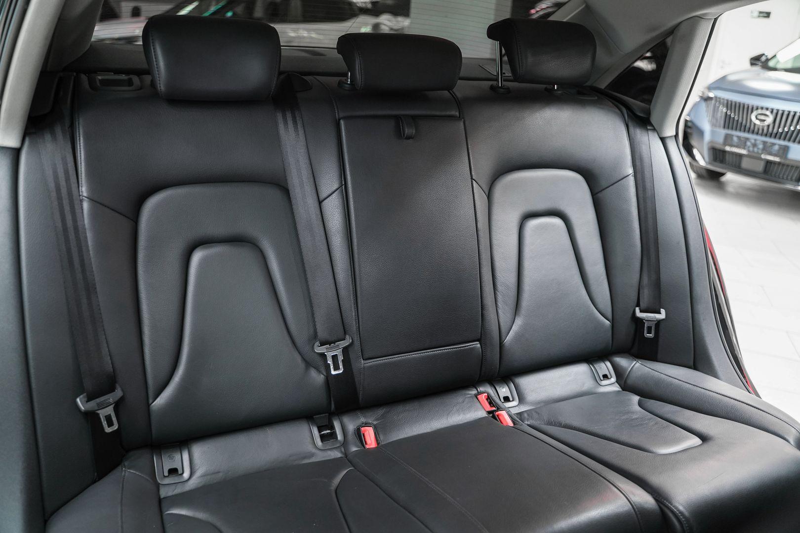 Audi A4 2015, черный, ДЦ Орехово