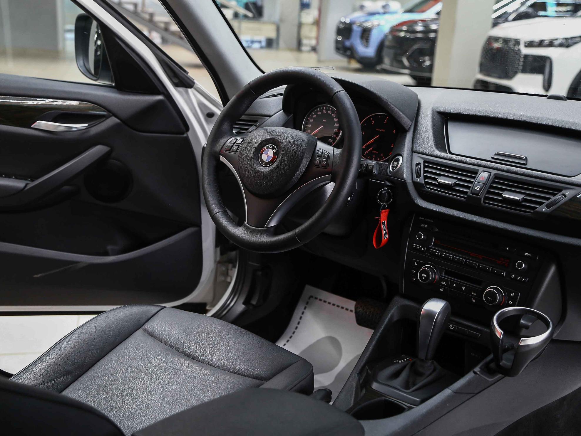 BMW X1 2012, белый, ДЦ Орехово