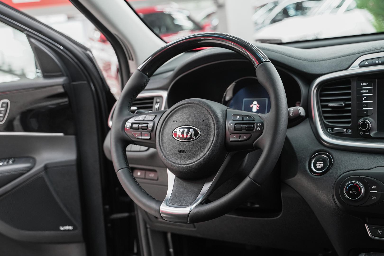 Kia Sorento 2016, серый, ДЦ Орехово