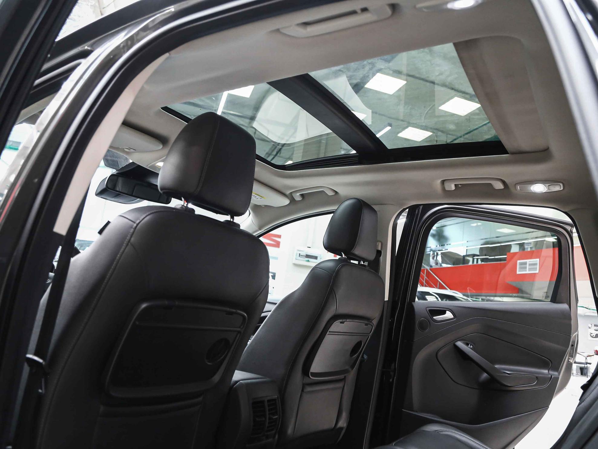 Ford Kuga 2016, серый, ДЦ Орехово