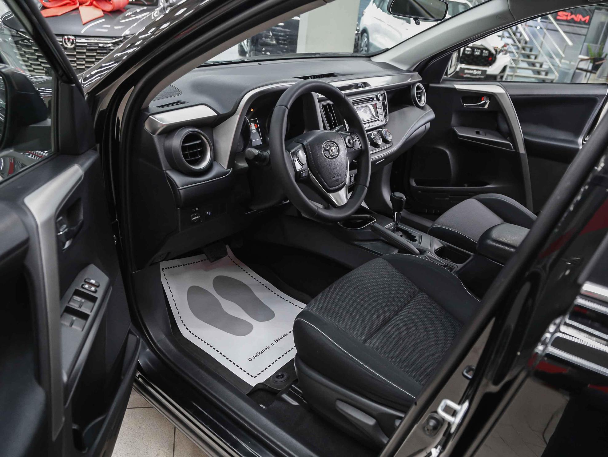 Toyota RAV4 2017, черный, ДЦ Орехово