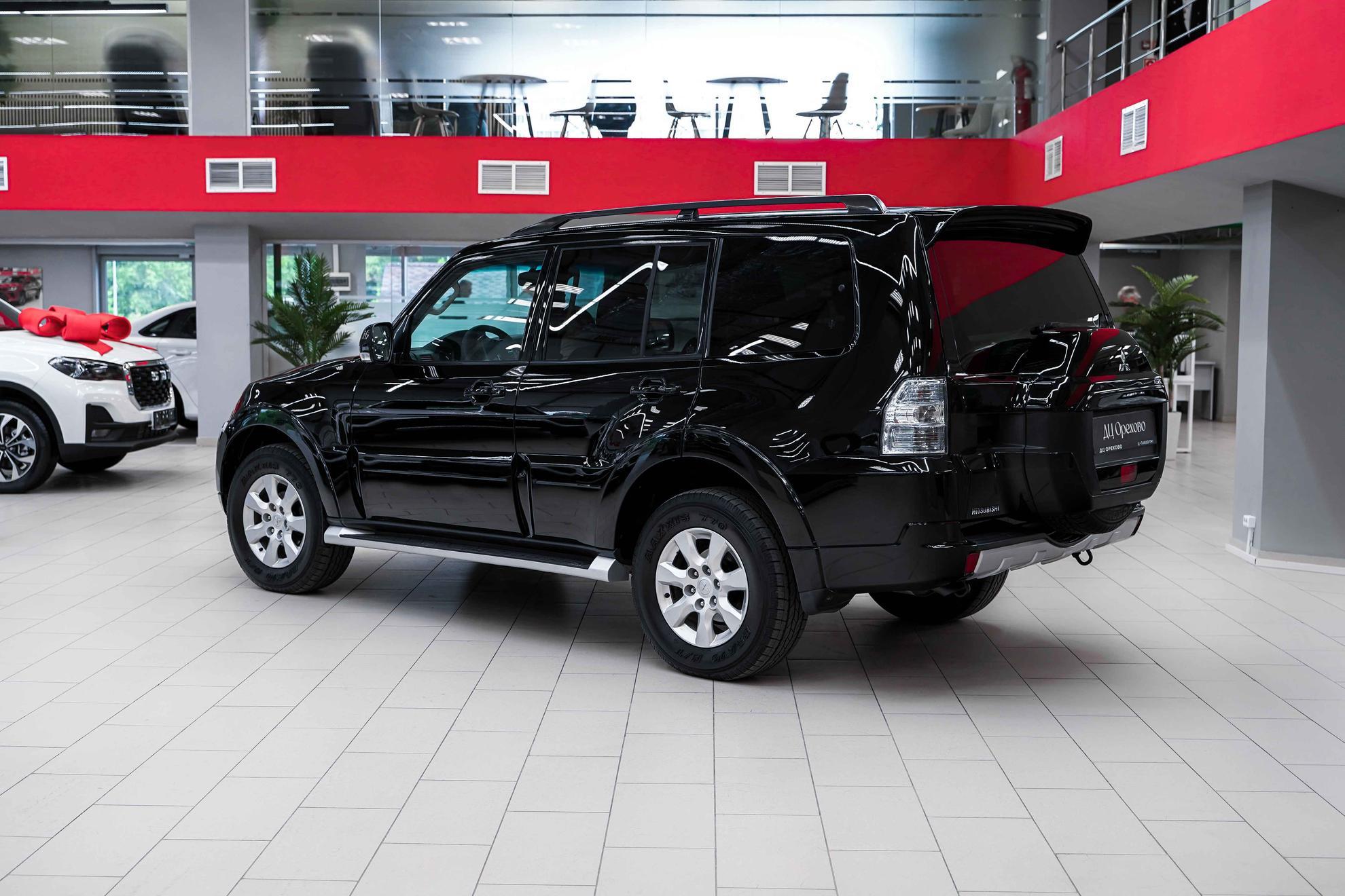 Mitsubishi Pajero 2018, черный, ДЦ Орехово