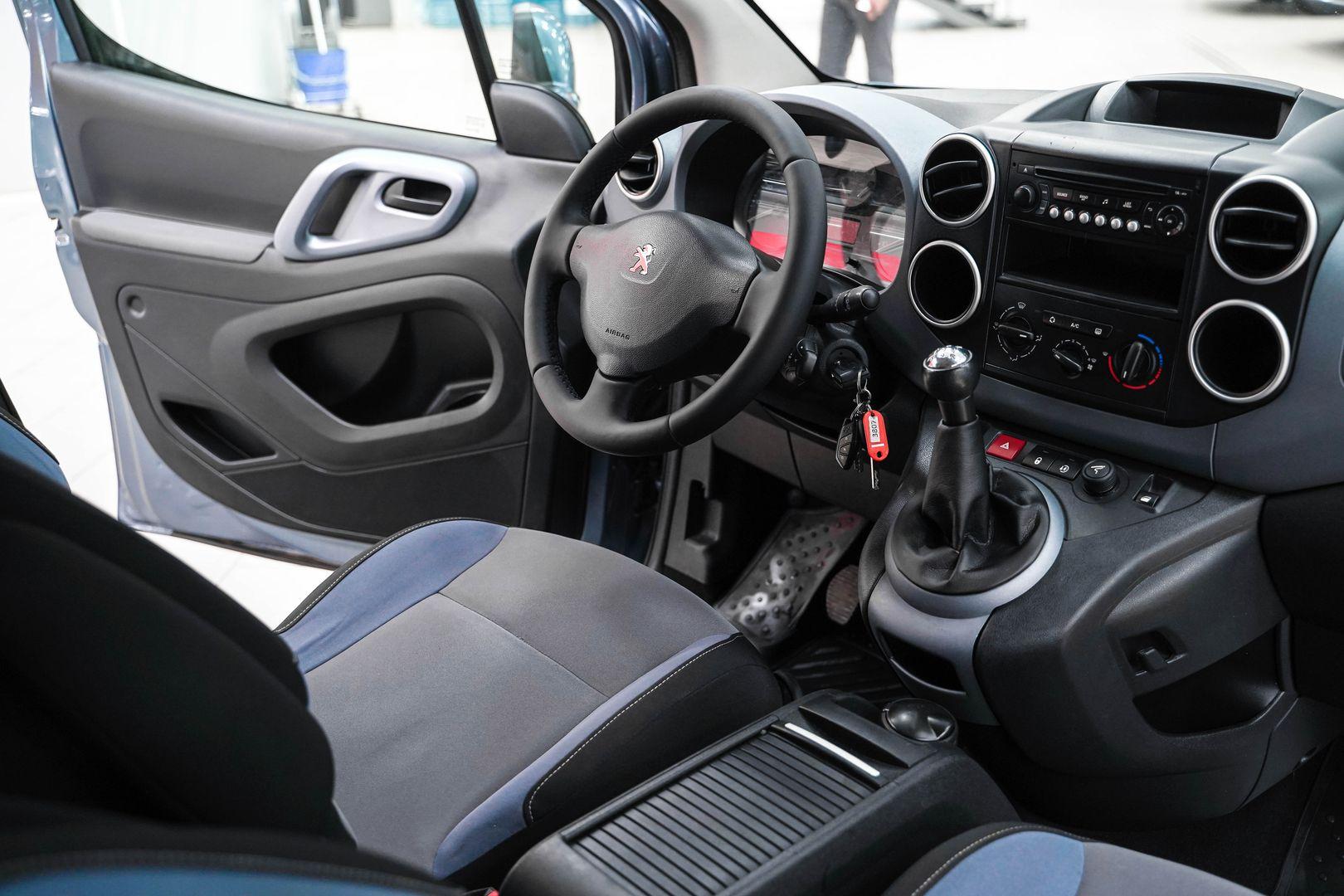 Peugeot Partner 2012, серый, ДЦ Орехово