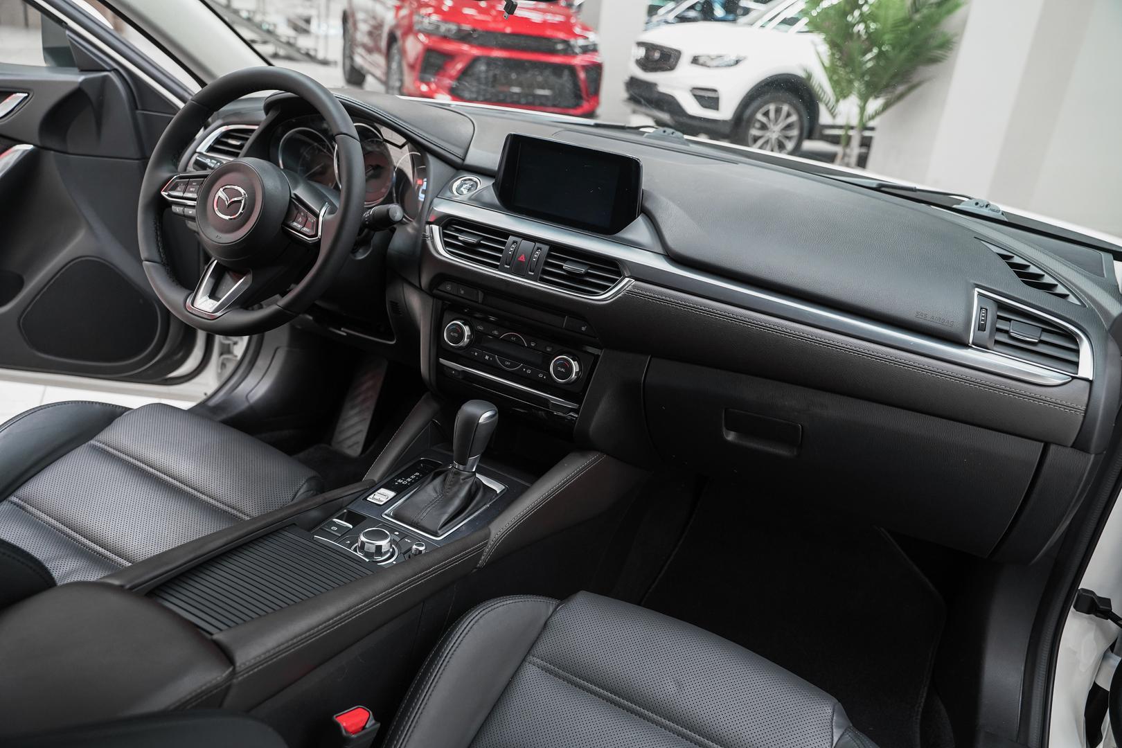 Mazda 6 2017, белый, ДЦ Орехово