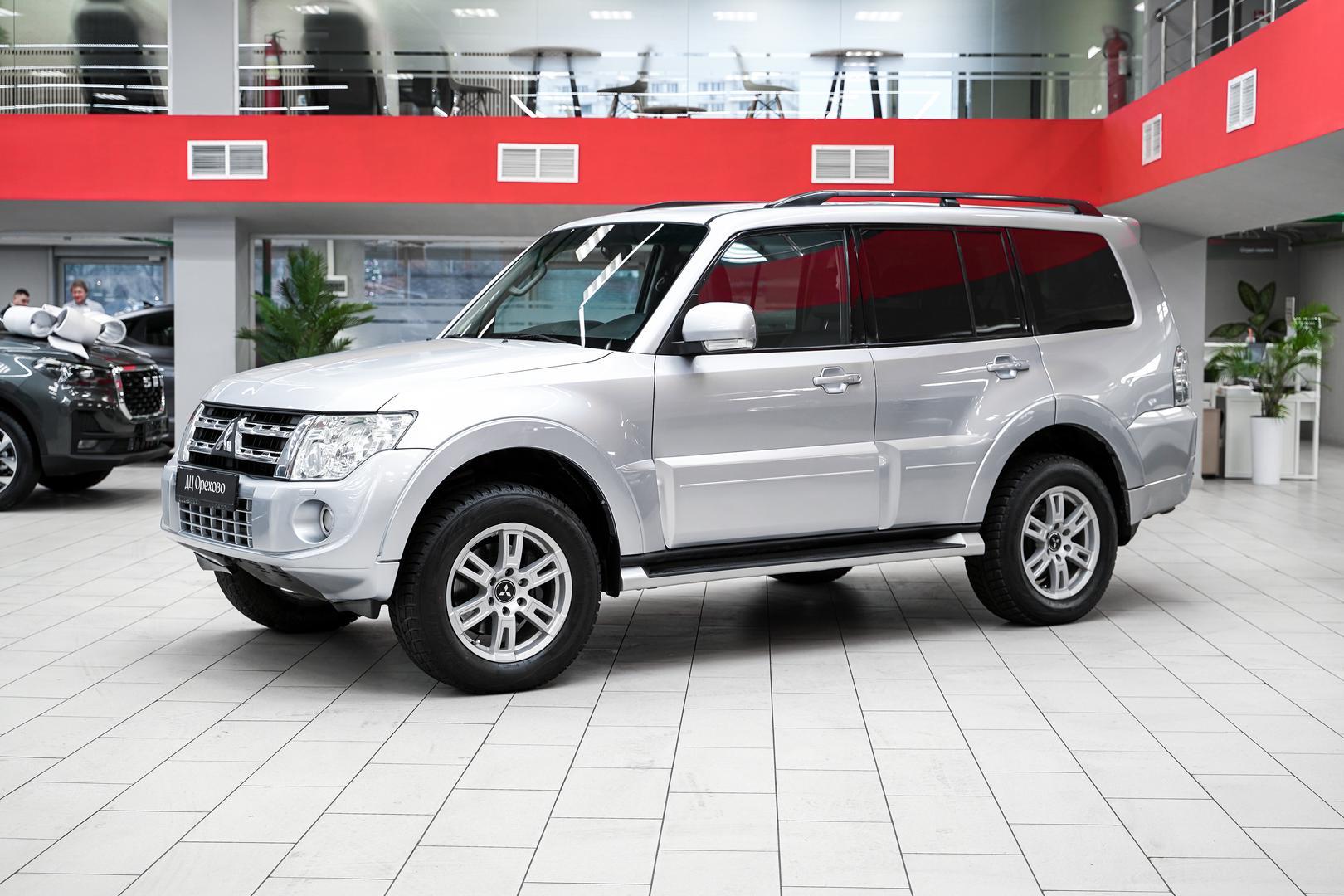 Mitsubishi Pajero 2011, серебряный, ДЦ Орехово