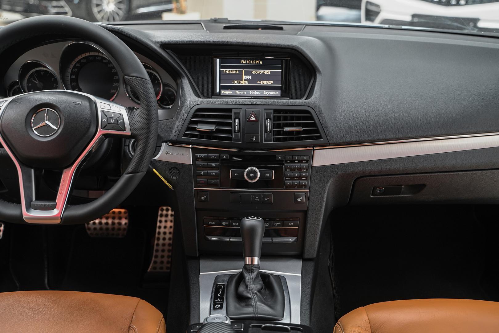 Mercedes-Benz E-Класс 2012, голубой, ДЦ Орехово