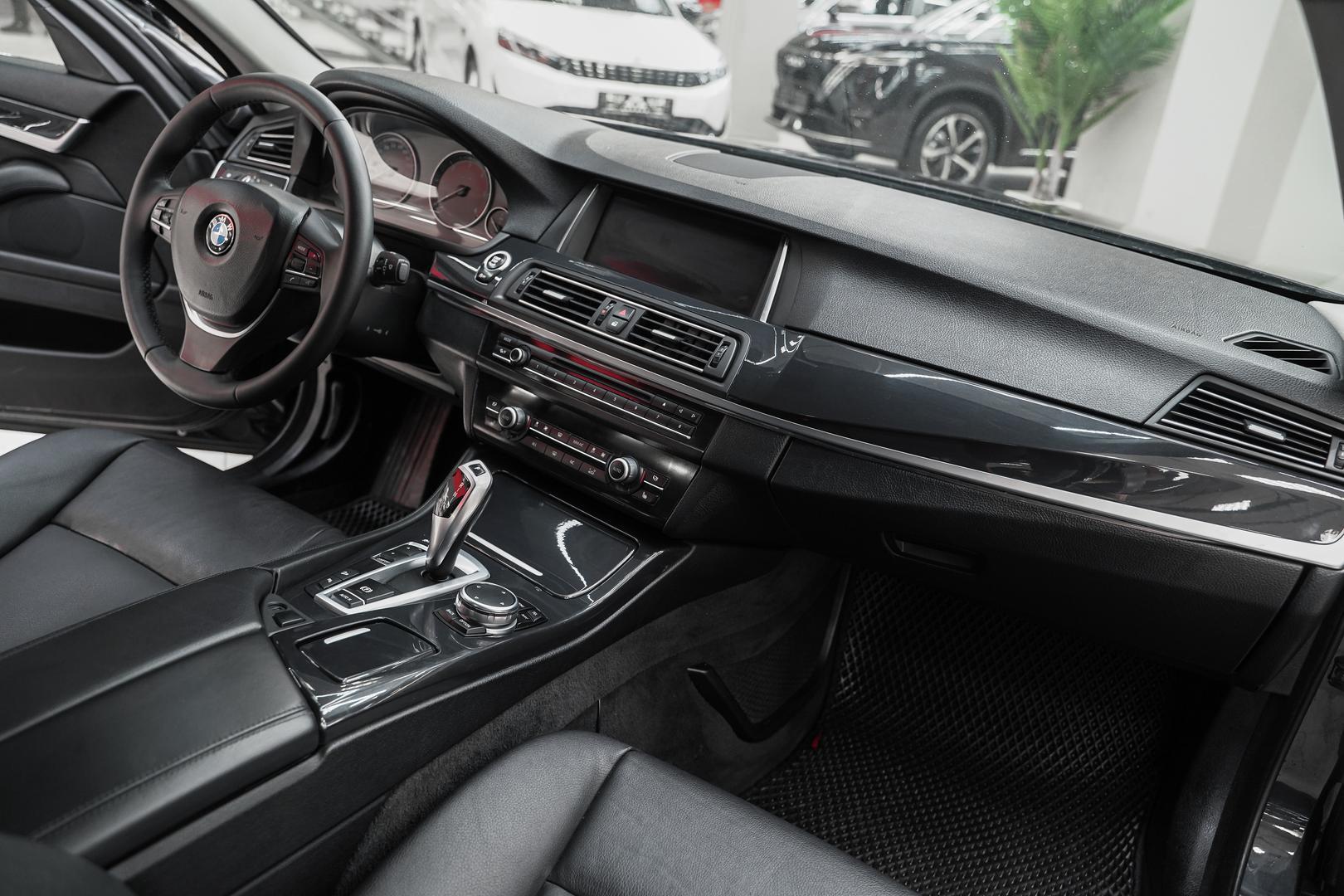 BMW 5 серии 2012, черный, ДЦ Орехово