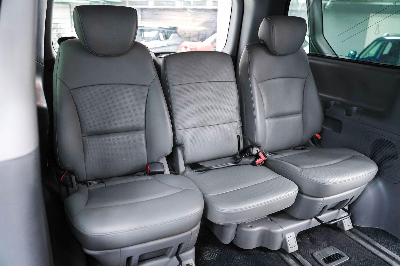 Hyundai Grand Starex 2014, серый, ДЦ Орехово