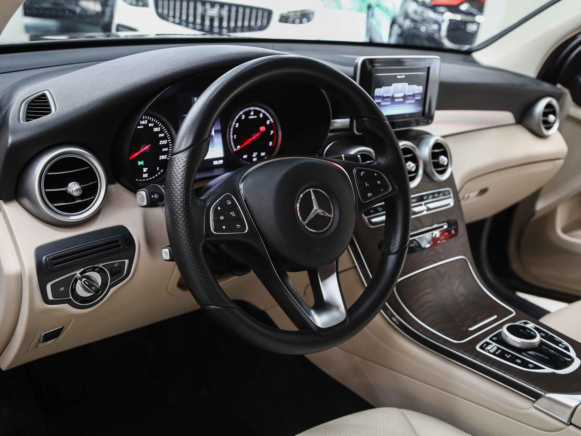 Mercedes-Benz GLC 2015, коричневый, ДЦ Орехово