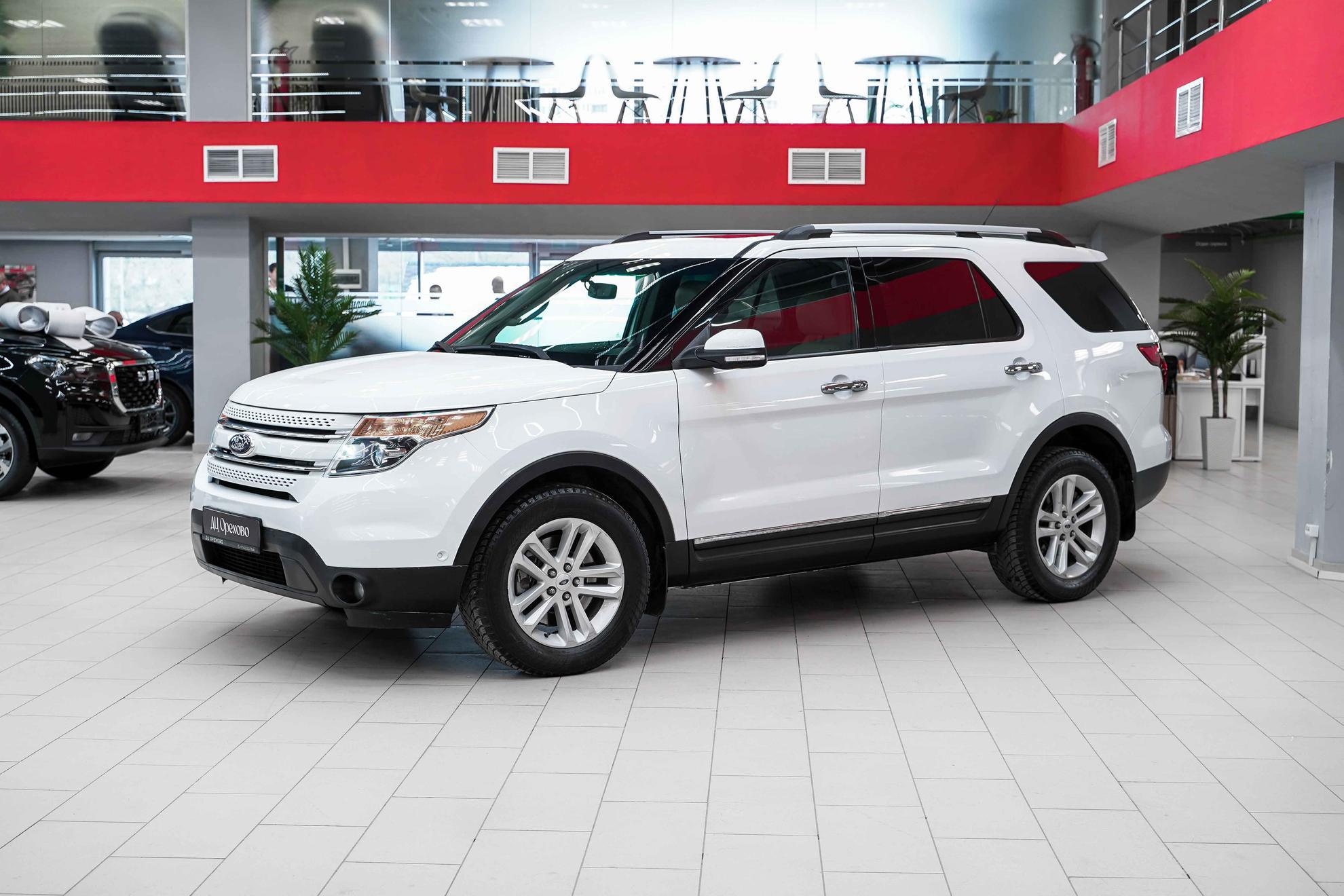 Ford Explorer 2013, белый, ДЦ Орехово