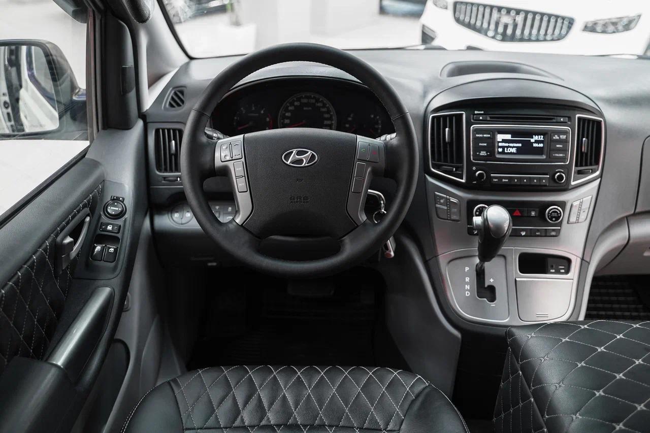 Hyundai H-1 2015, белый, ДЦ Орехово