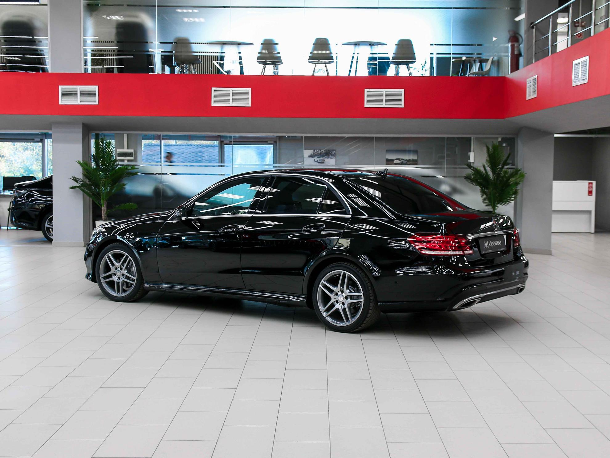Mercedes-Benz E-Класс 2015, черный, ДЦ Орехово