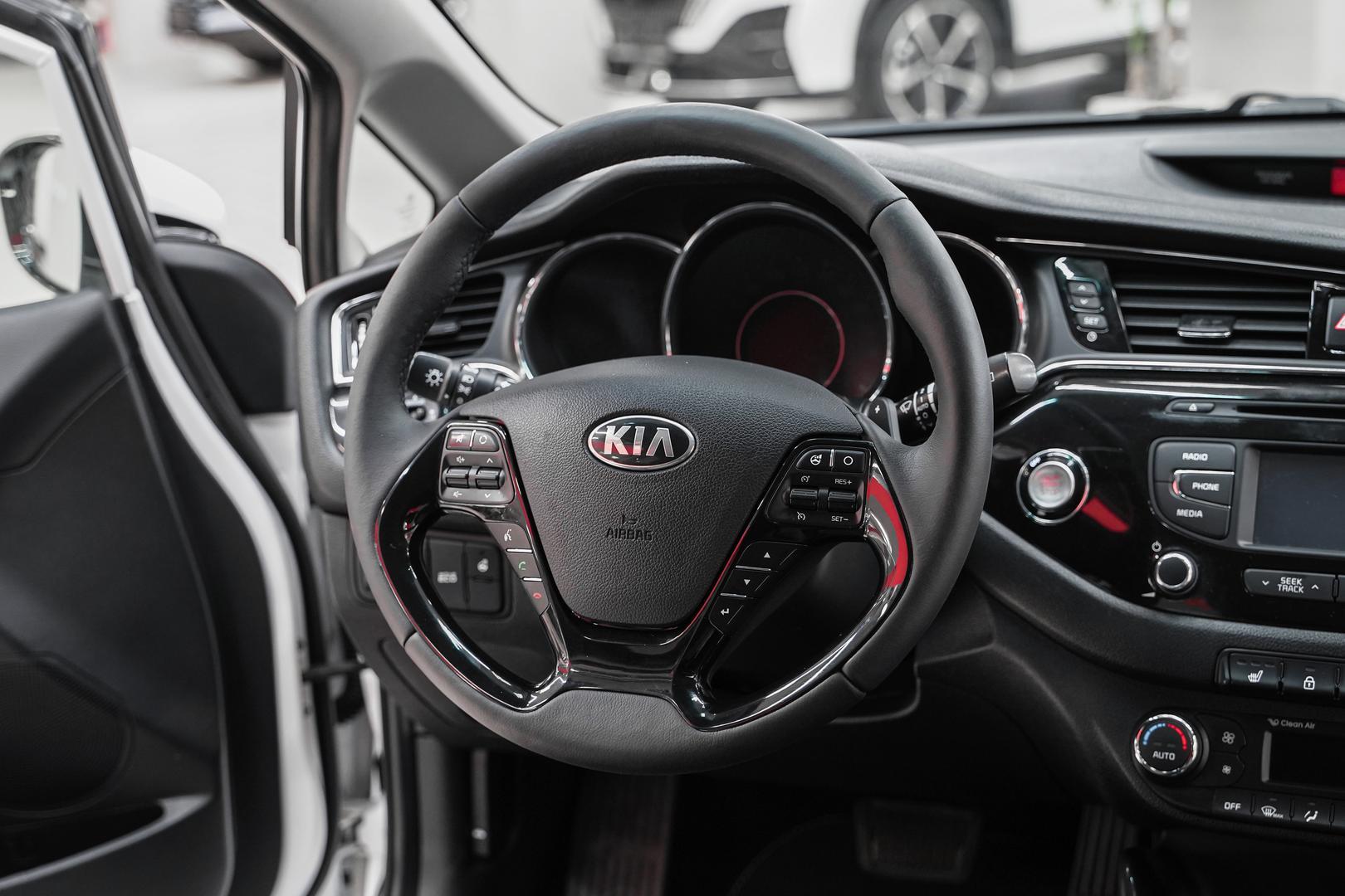 Kia Ceed 2016, белый, ДЦ Орехово