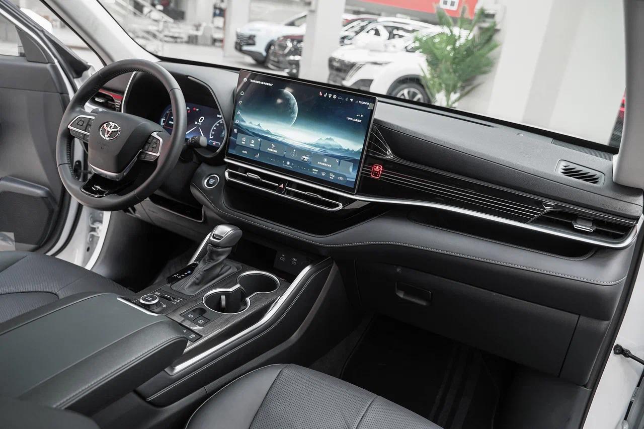 Toyota Highlander 2025, белый, ДЦ Орехово
