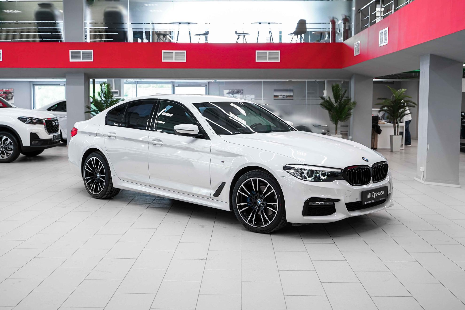 BMW 5 серии 2018, белый, ДЦ Орехово