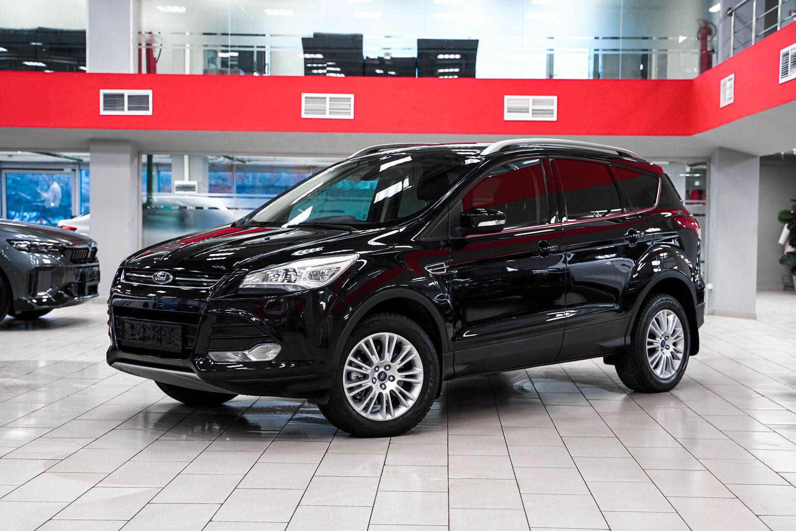 Ford Kuga 2013, черный, ДЦ Орехово