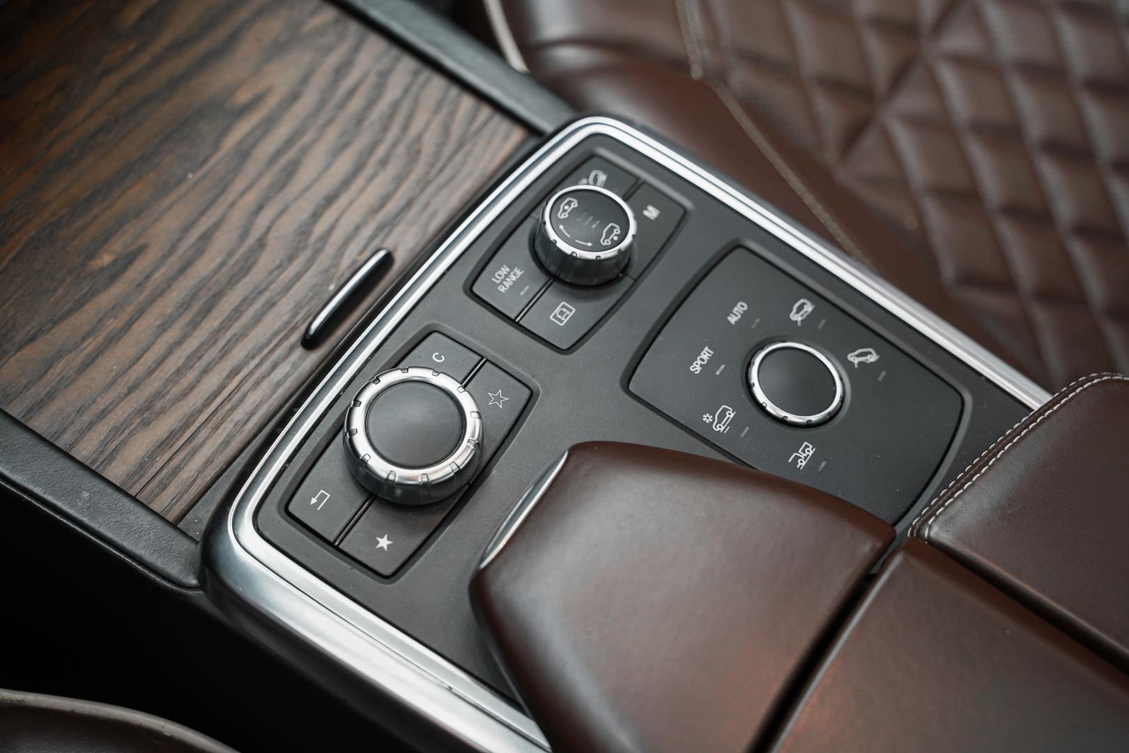Mercedes-Benz M-Класс 2013, черный, ДЦ Орехово