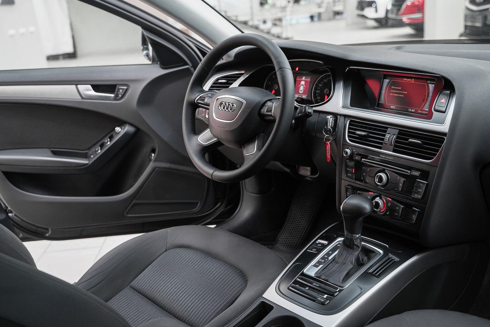 Audi A4 2012, черный, ДЦ Орехово