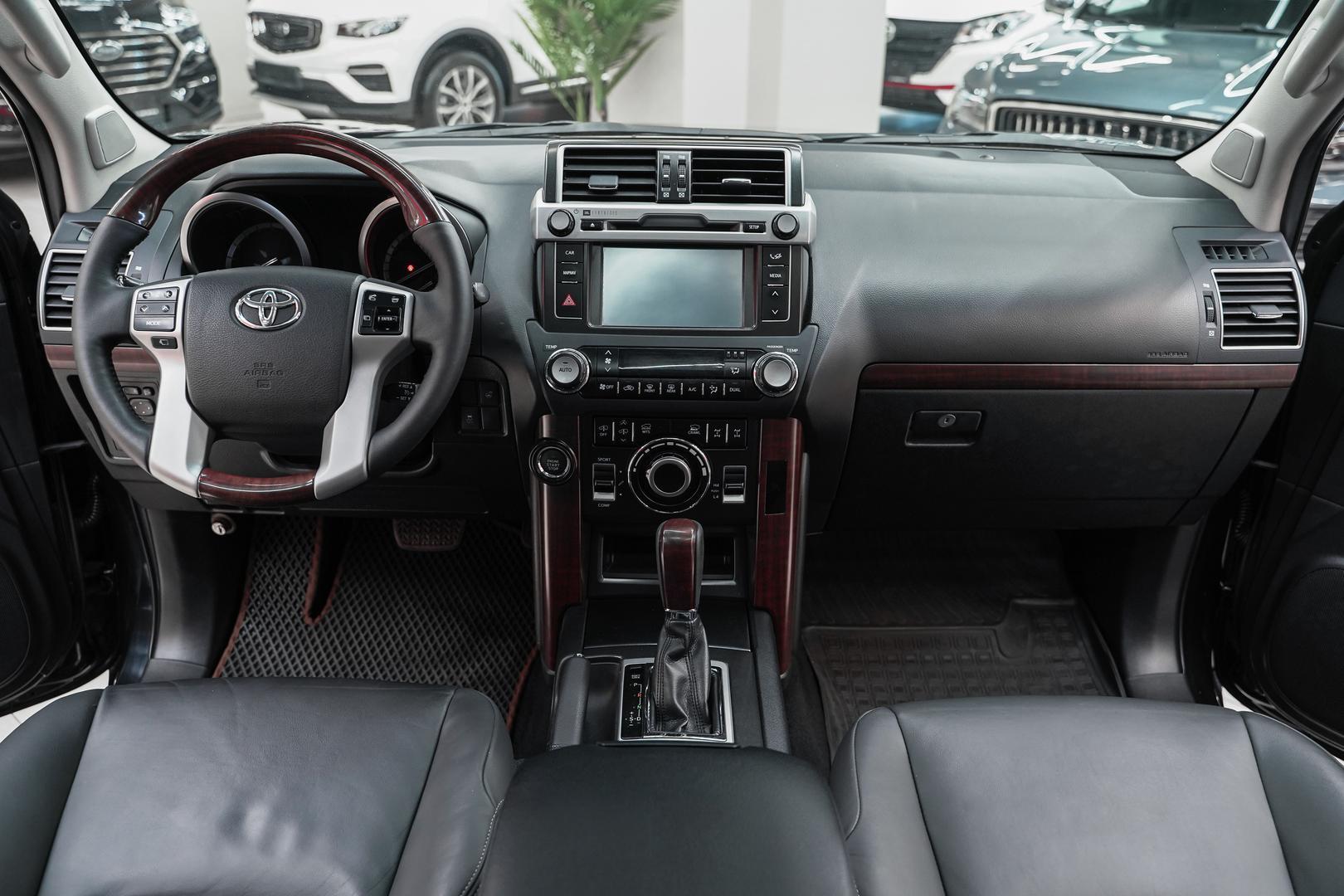 Toyota Land Cruiser Prado 2014, черный, ДЦ Орехово