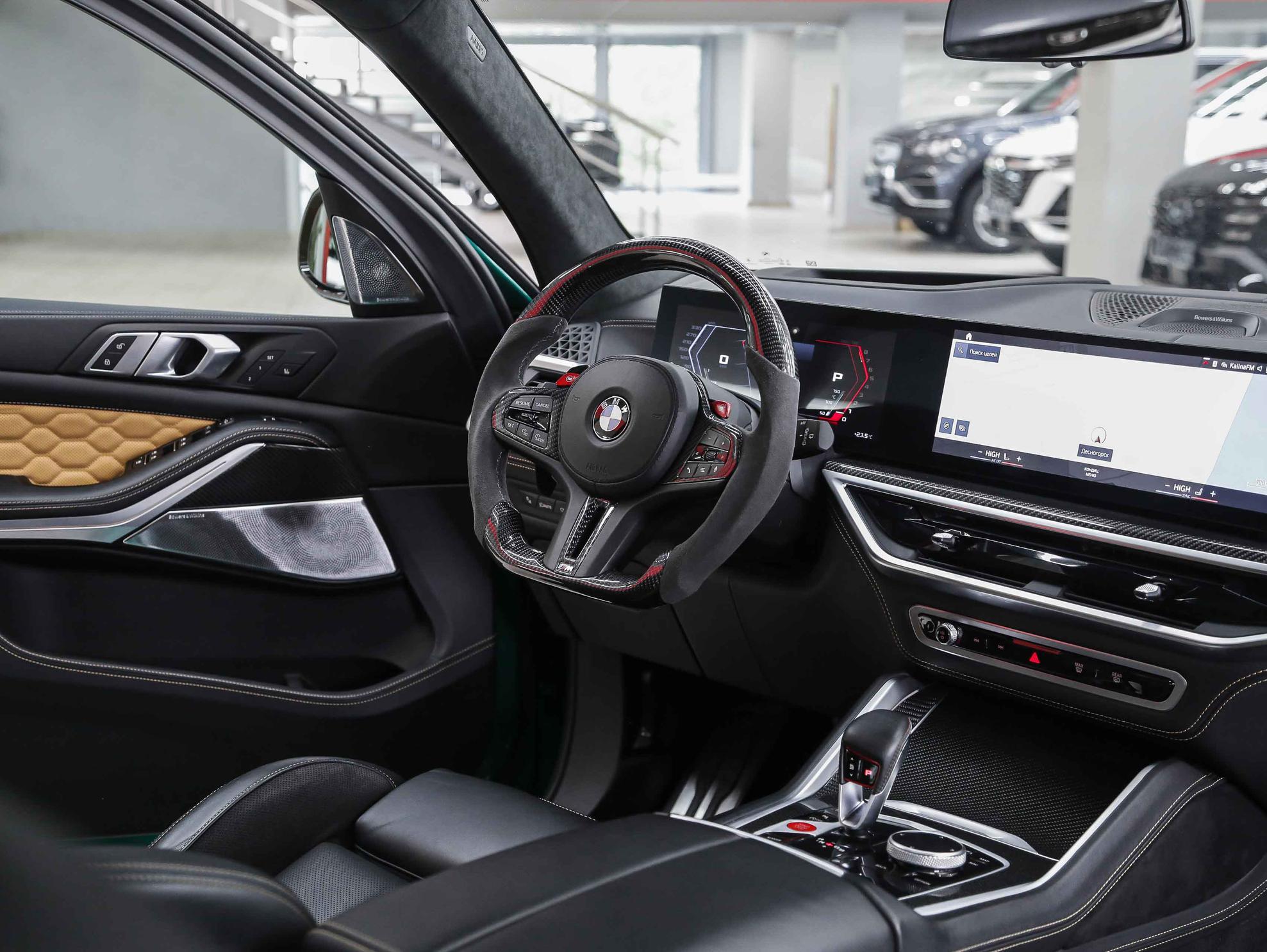 BMW X5 M 2023, зеленый, ДЦ Орехово