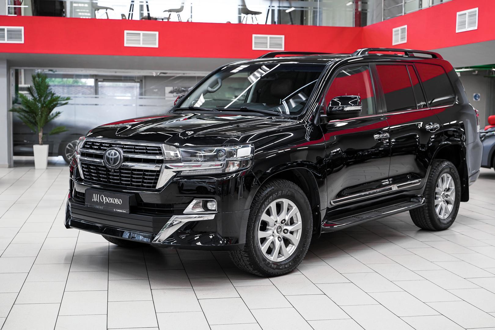Toyota Land Cruiser 2017, черный, ДЦ Орехово