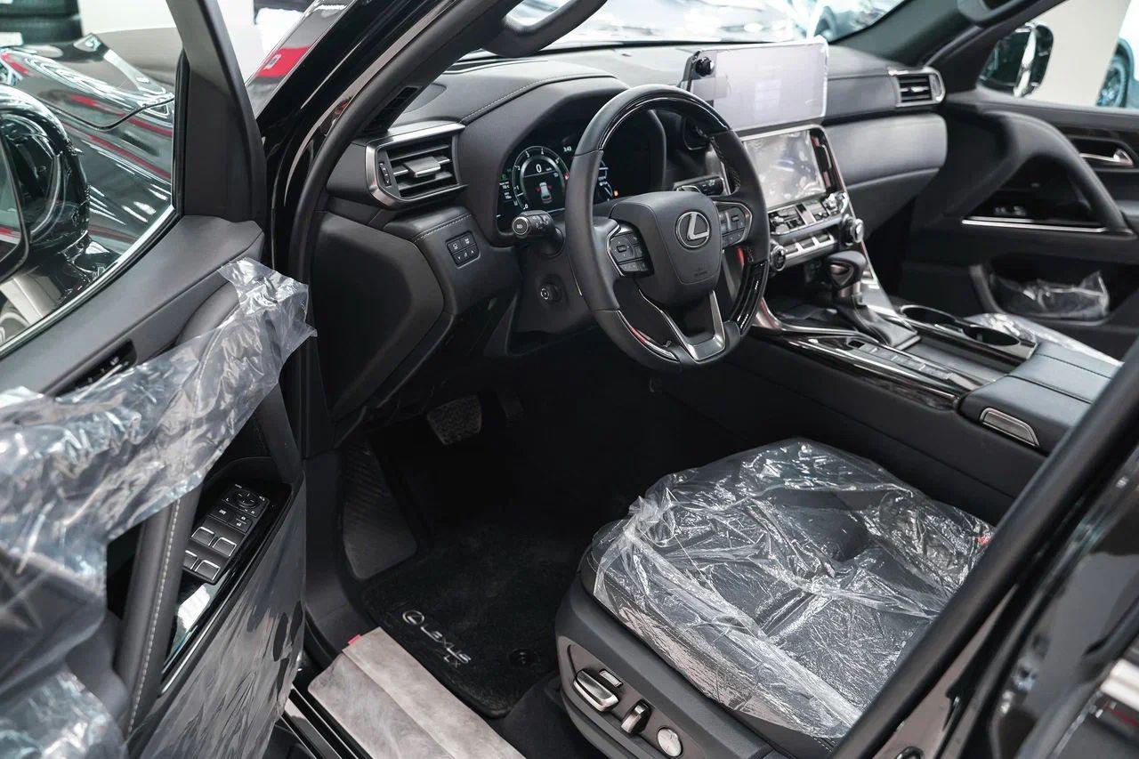 Lexus LX 2024, черный, ДЦ Орехово