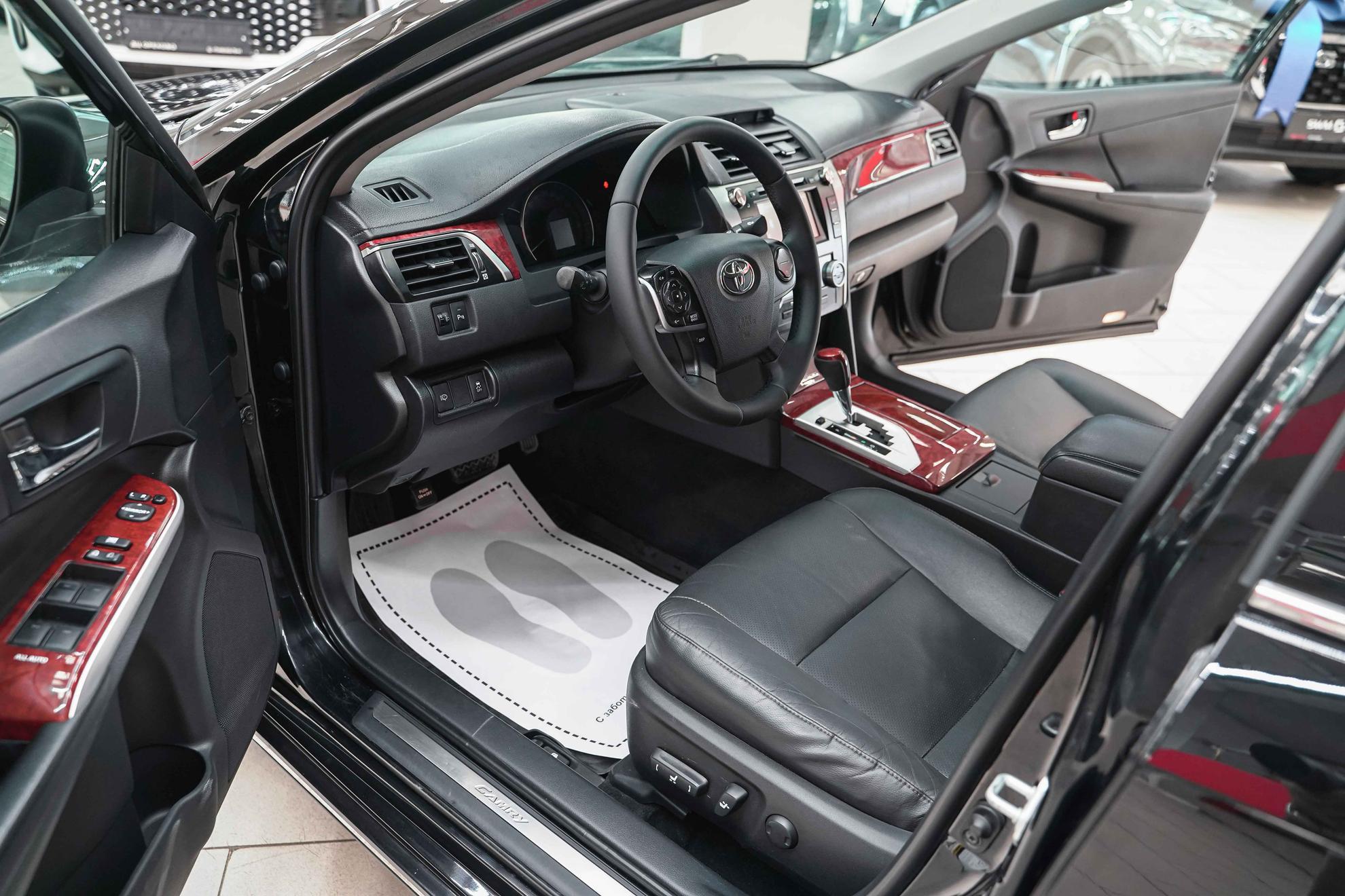 Toyota Camry 2013, черный, ДЦ Орехово