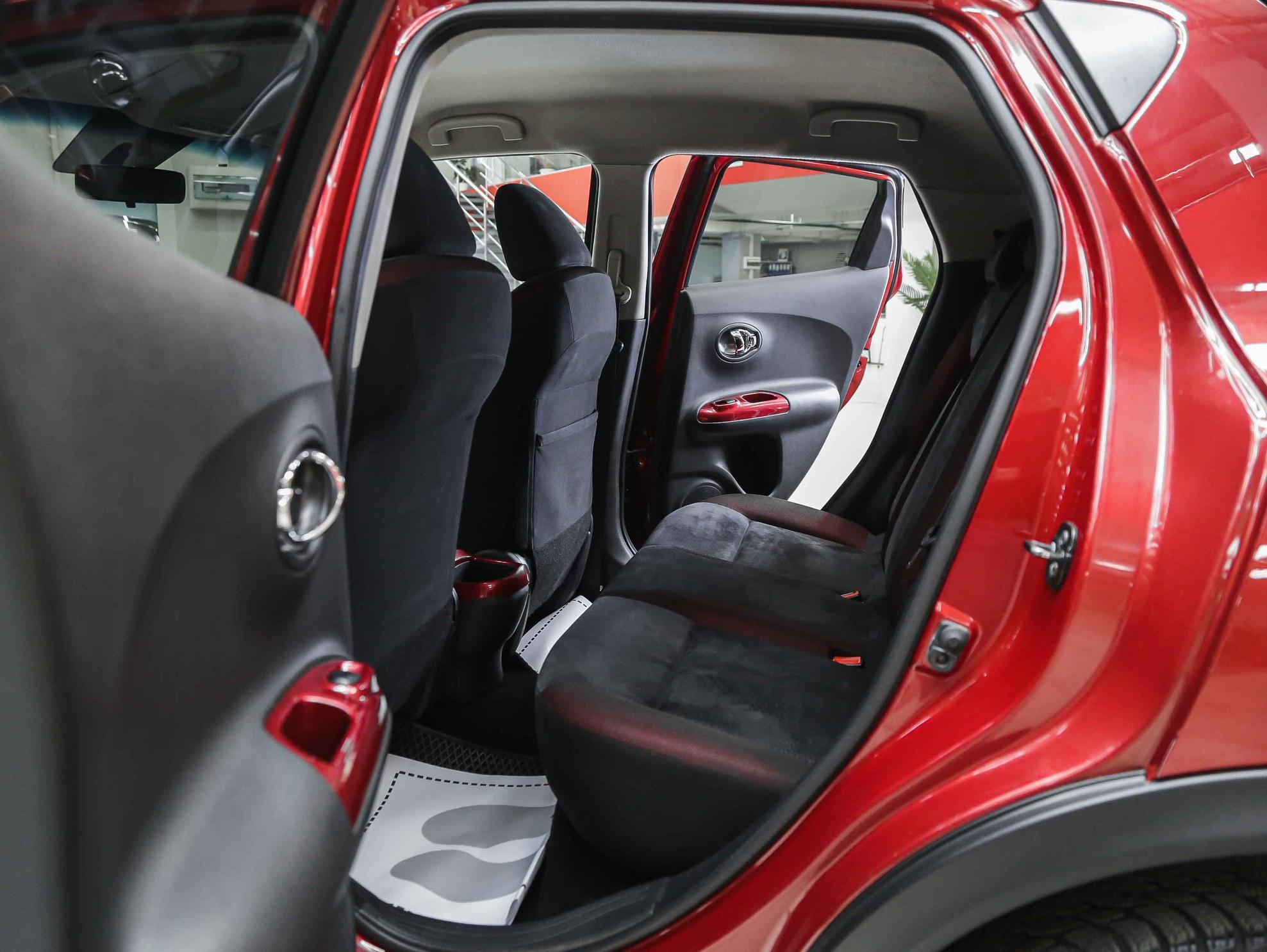 Nissan Juke 2011, красный, ДЦ Орехово