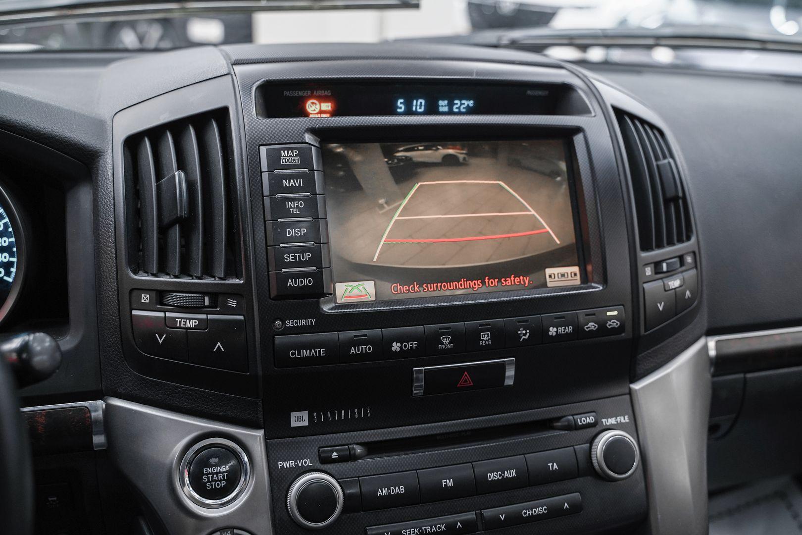 Toyota Land Cruiser 2010, белый, ДЦ Орехово