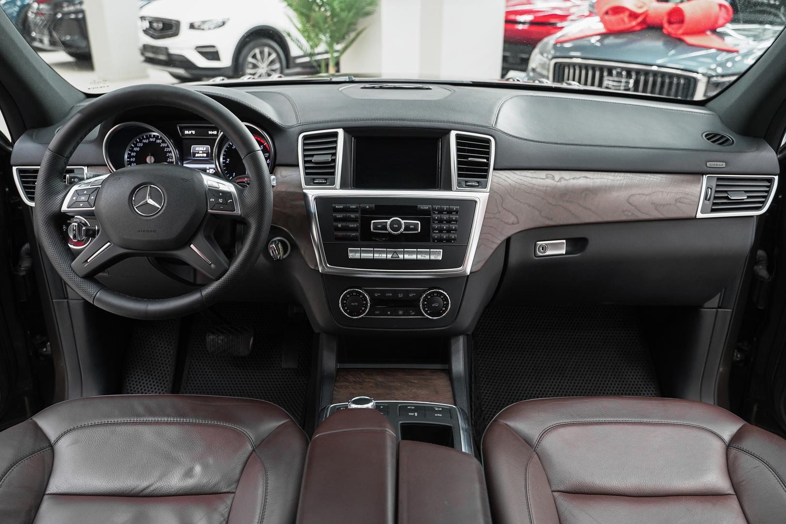 Mercedes-Benz GL-Класс 2013, коричневый, ДЦ Орехово
