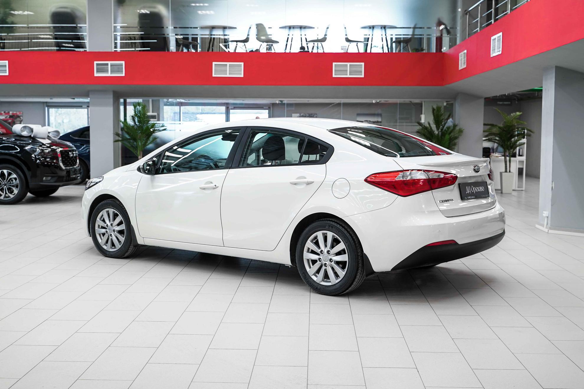 Kia Cerato 2014, белый, ДЦ Орехово