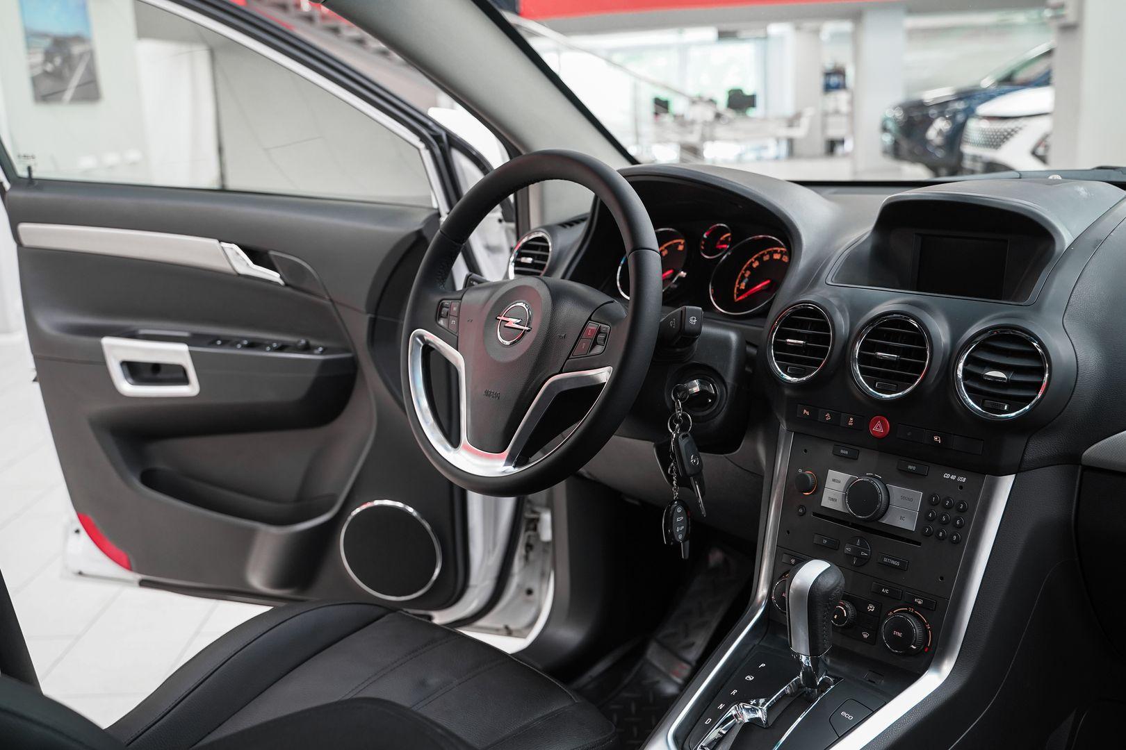 Opel Antara 2013, белый, ДЦ Орехово