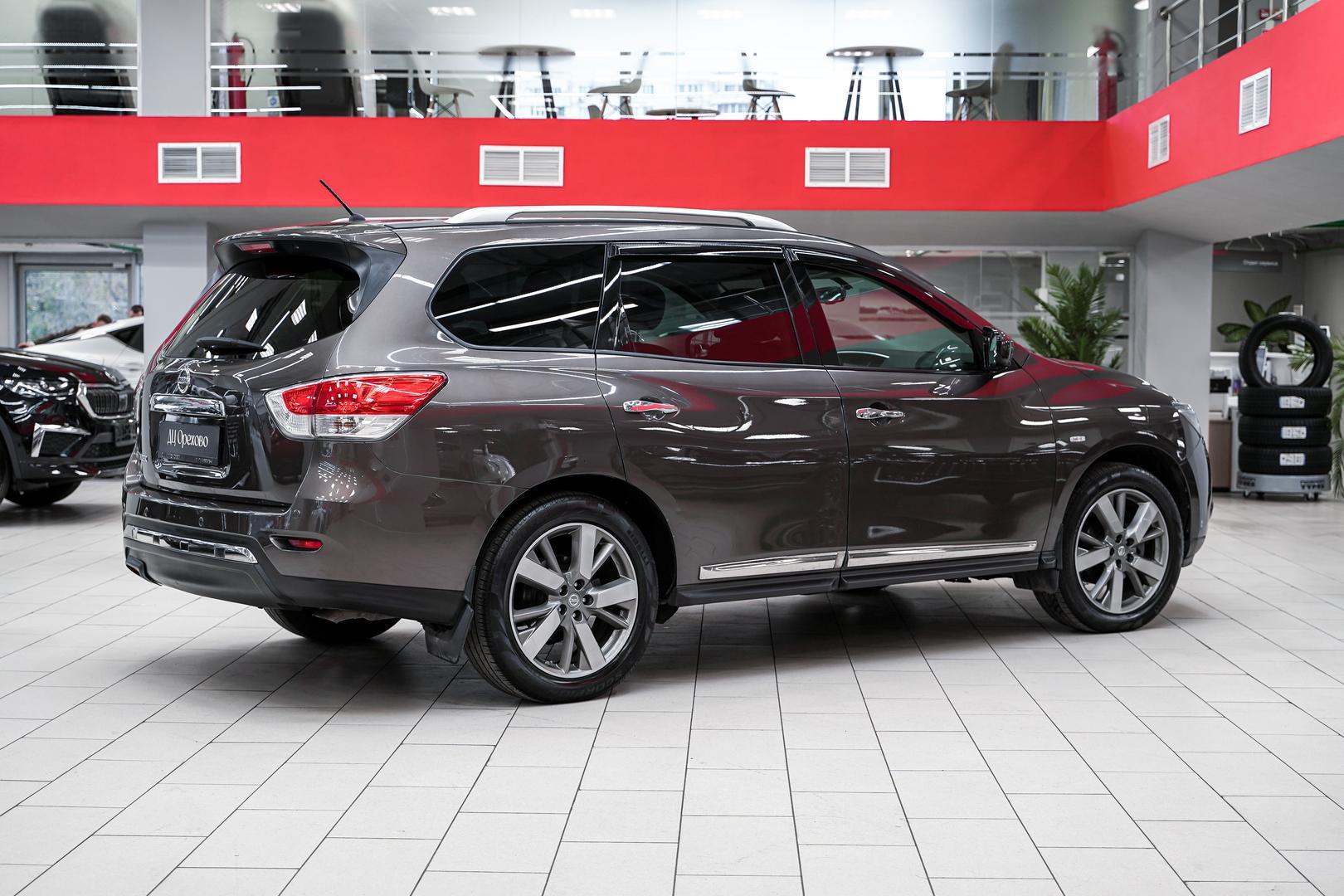 Nissan Pathfinder 2015, коричневый, ДЦ Орехово