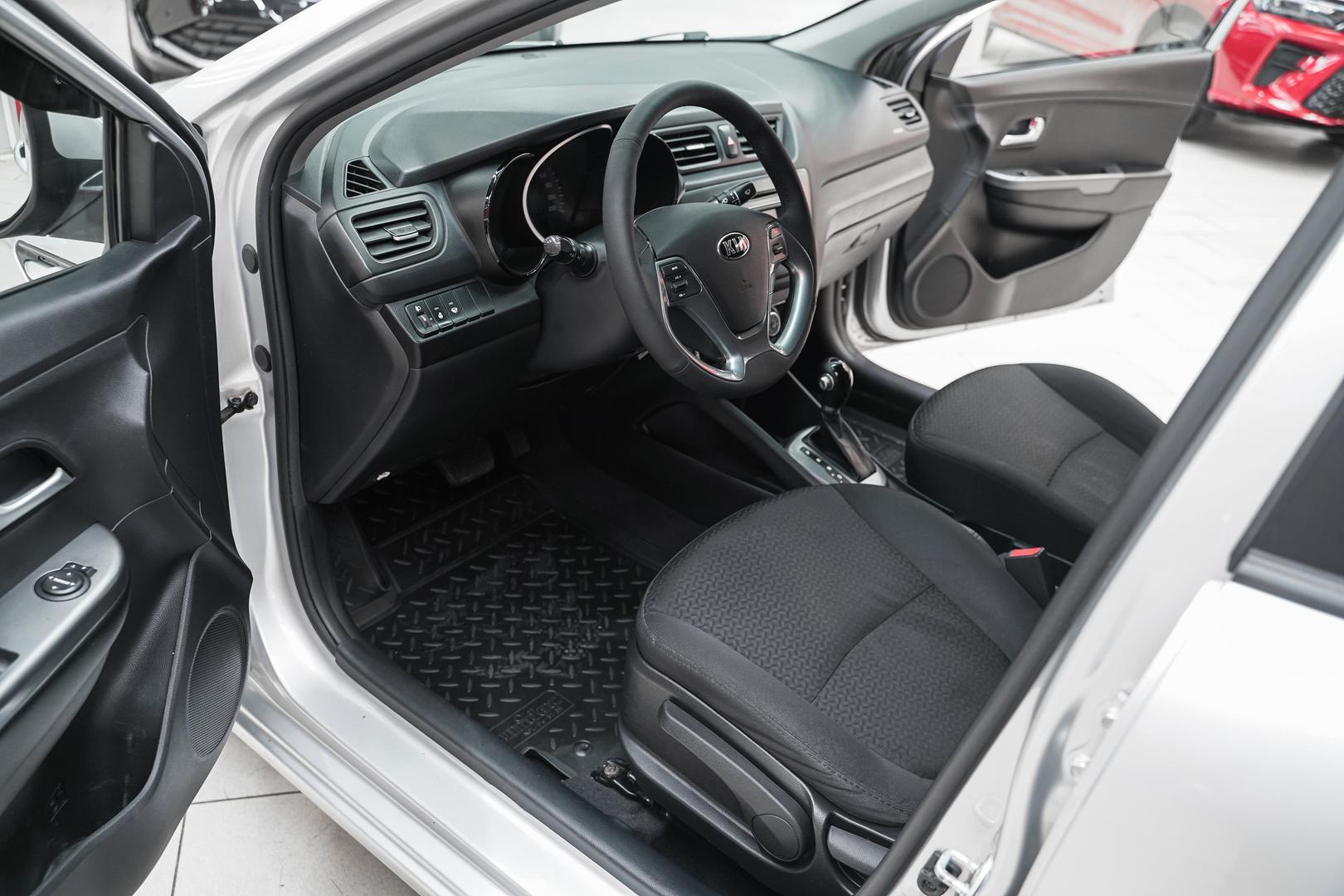 Kia Rio 2015, серебряный, ДЦ Орехово