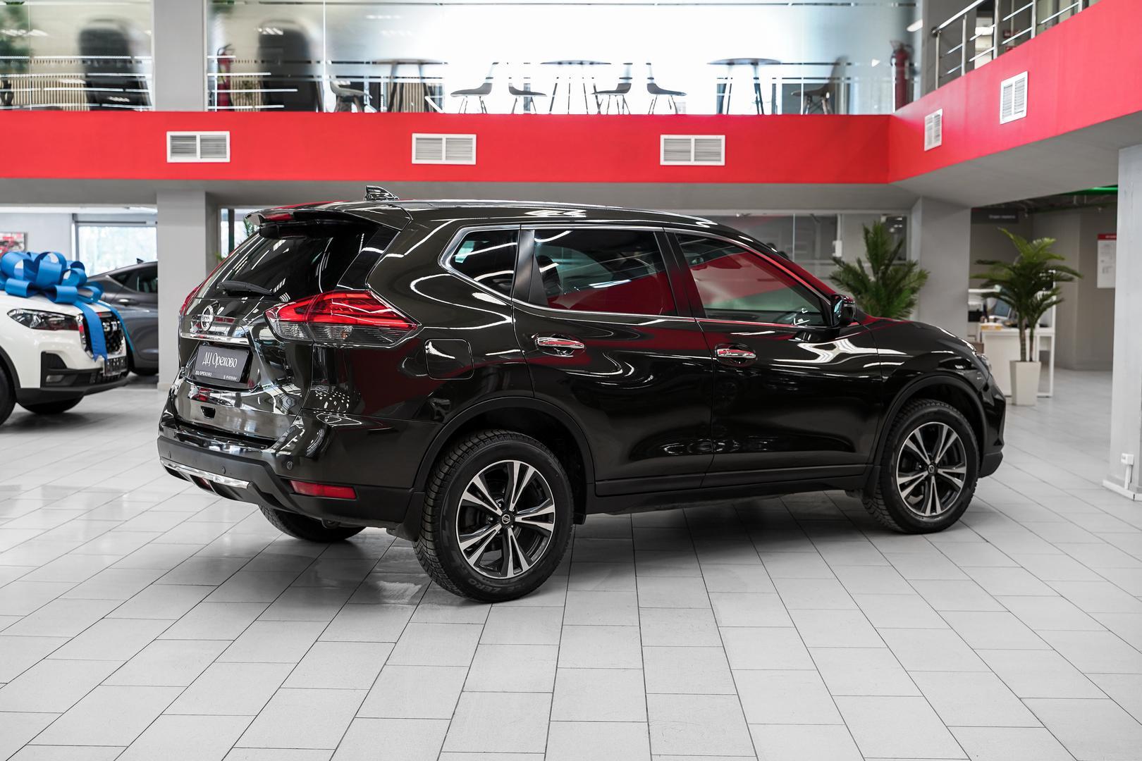 Nissan X-Trail 2018, зеленый, ДЦ Орехово
