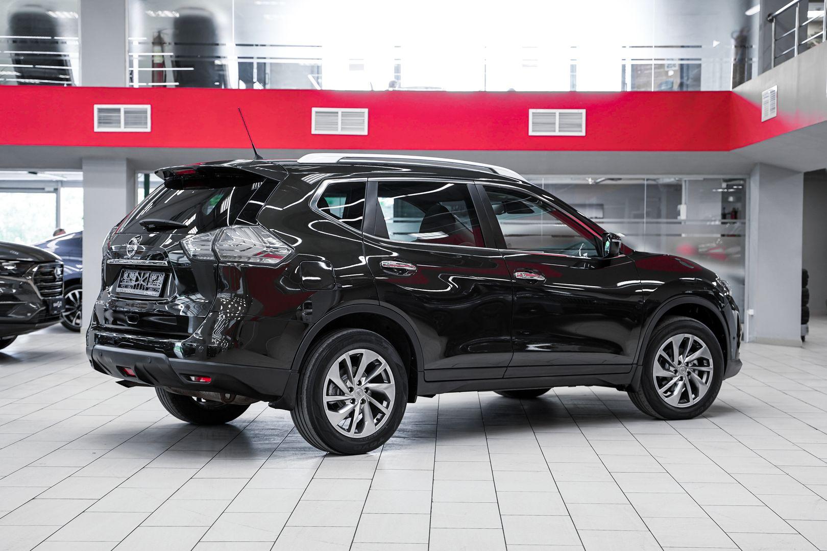 Nissan X-Trail 2015, зеленый, ДЦ Орехово