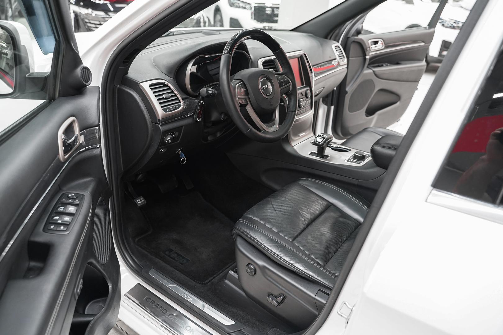 Jeep Grand Cherokee 2015, белый, ДЦ Орехово