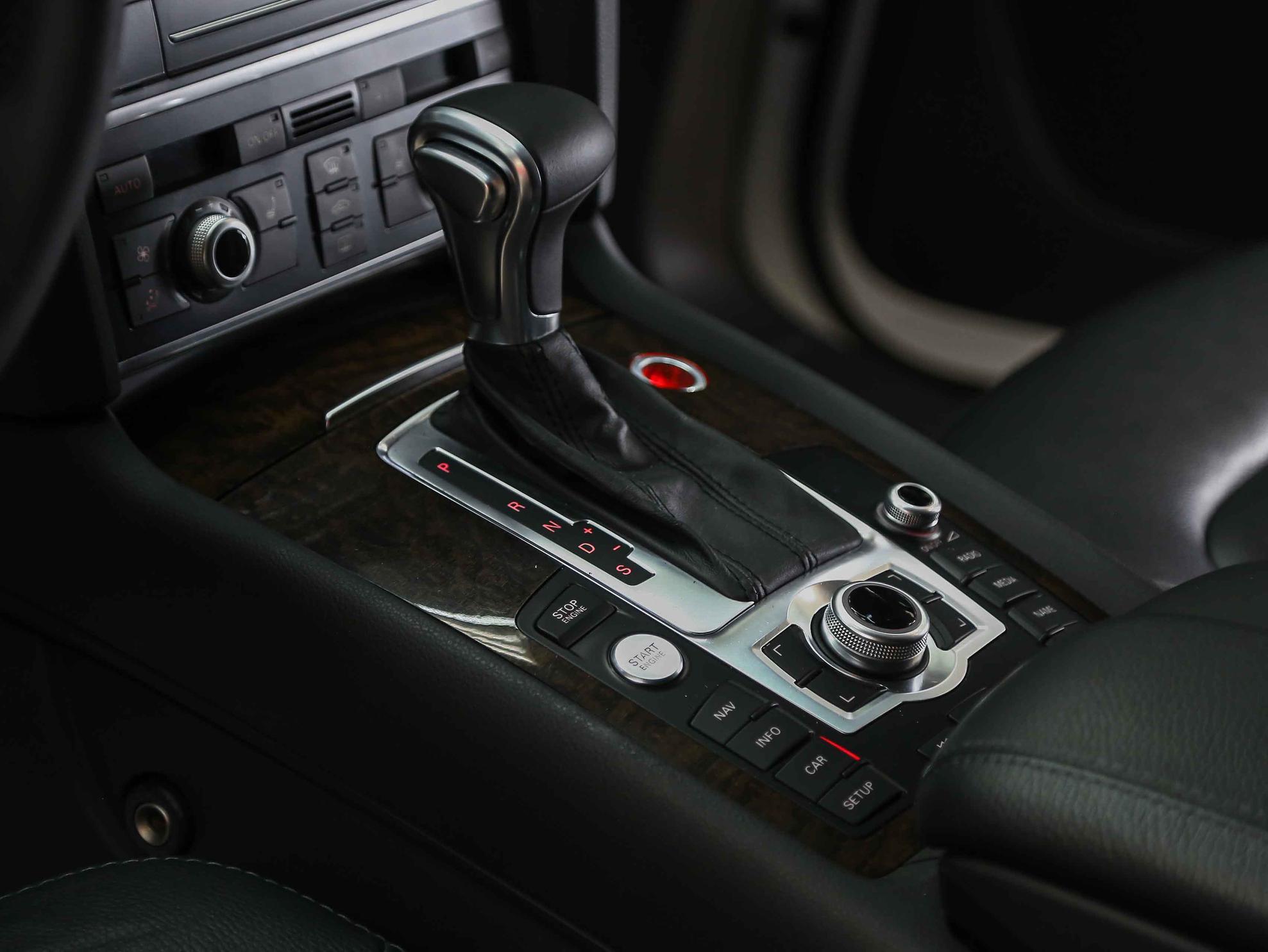 Audi Q7 2014, белый, ДЦ Орехово