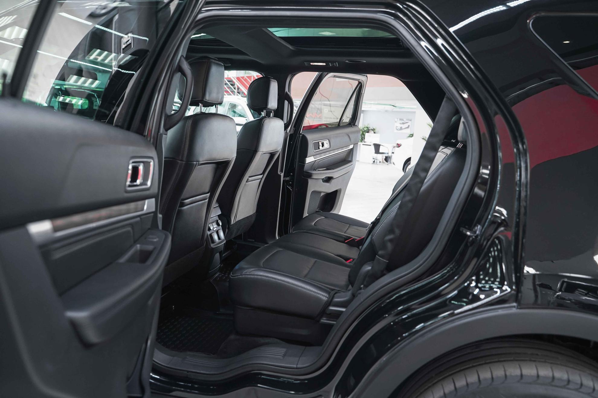 Ford Explorer 2016, черный, ДЦ Орехово