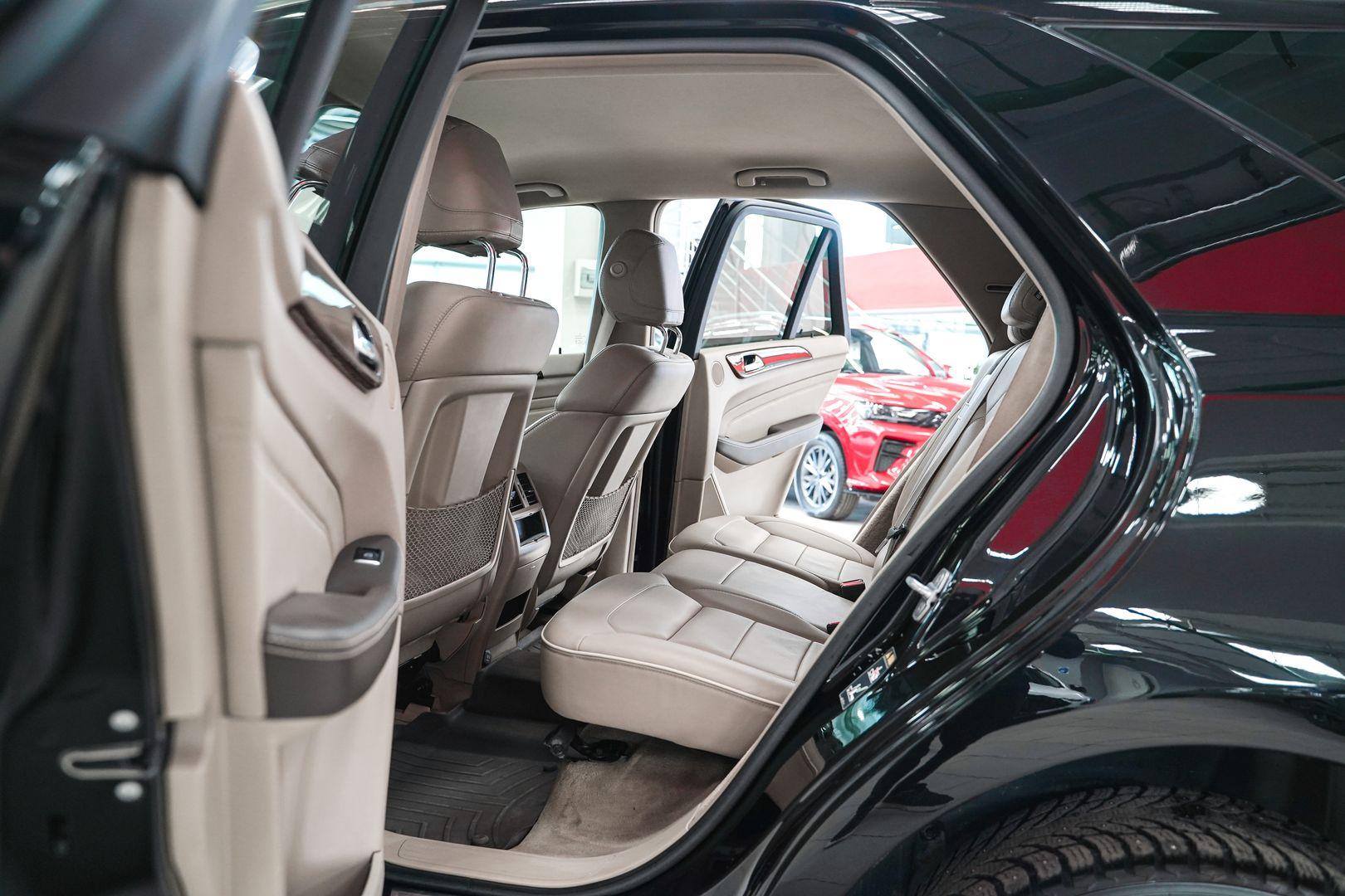 Mercedes-Benz M-Класс 2012, черный, ДЦ Орехово