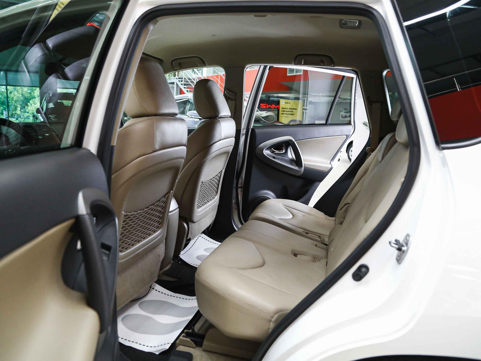 Toyota RAV4 2011, белый, ДЦ Орехово