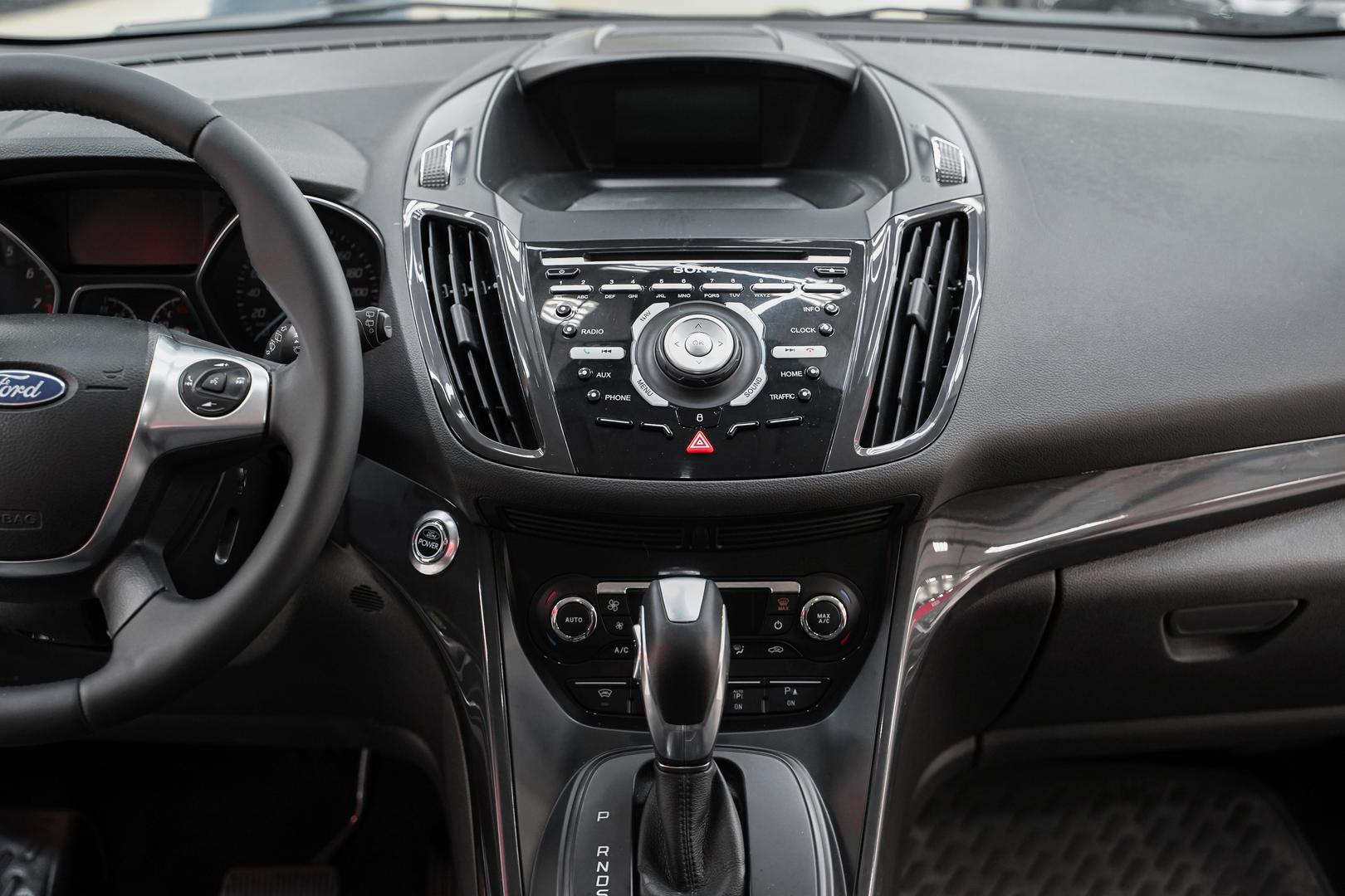 Ford Kuga 2013, зеленый, ДЦ Орехово