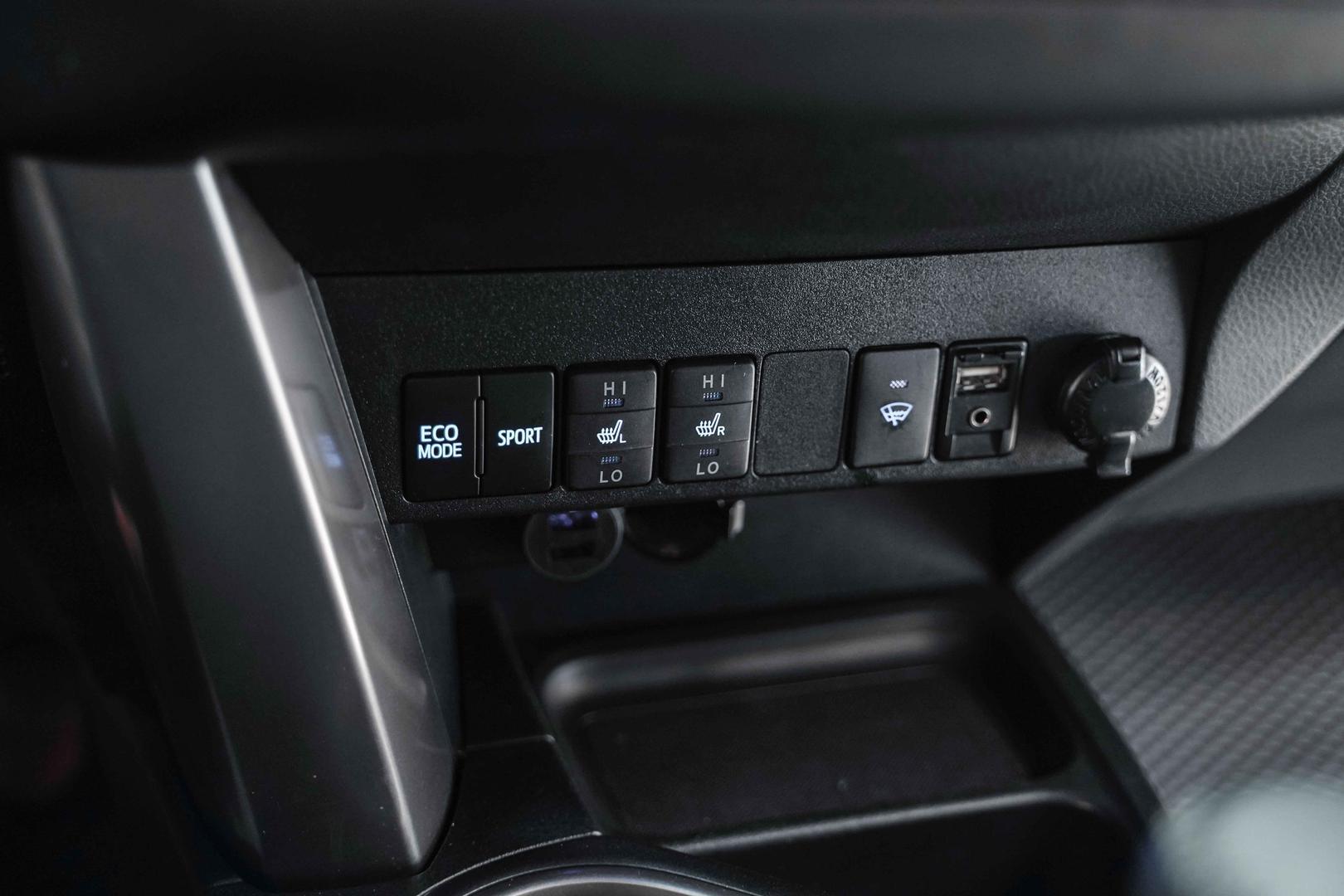 Toyota RAV4 2017, белый, ДЦ Орехово