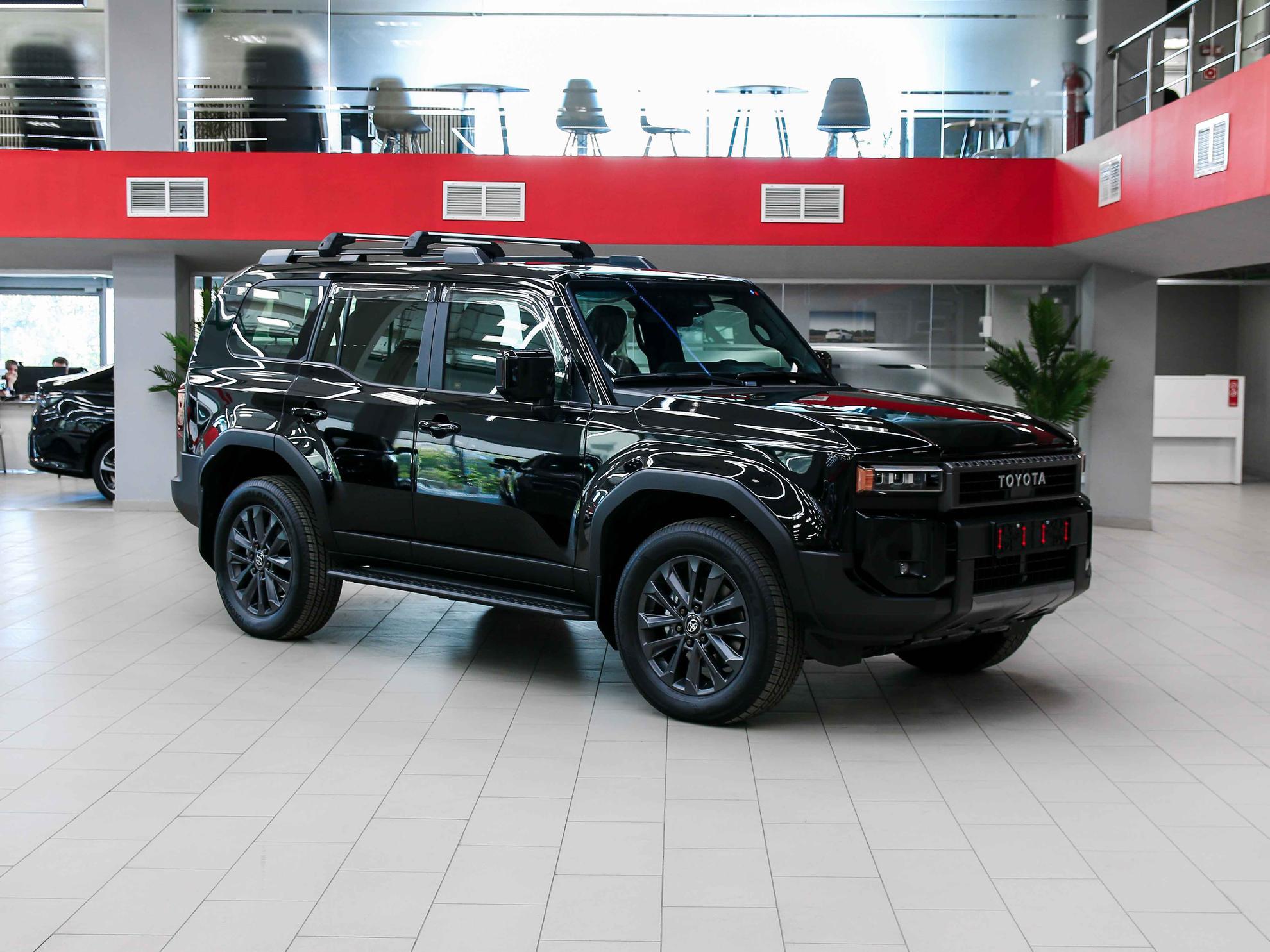 Toyota Land Cruiser Prado 2026, черный, ДЦ Орехово
