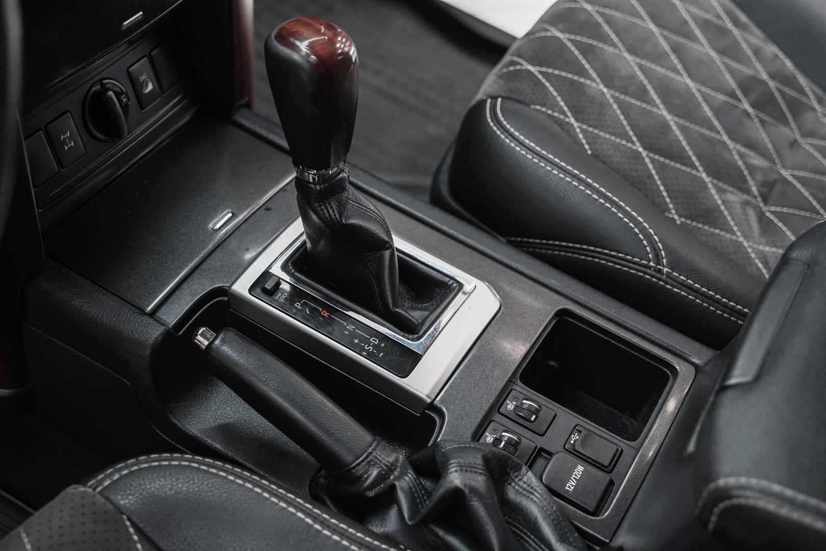 Toyota Land Cruiser Prado 2015, черный, ДЦ Орехово