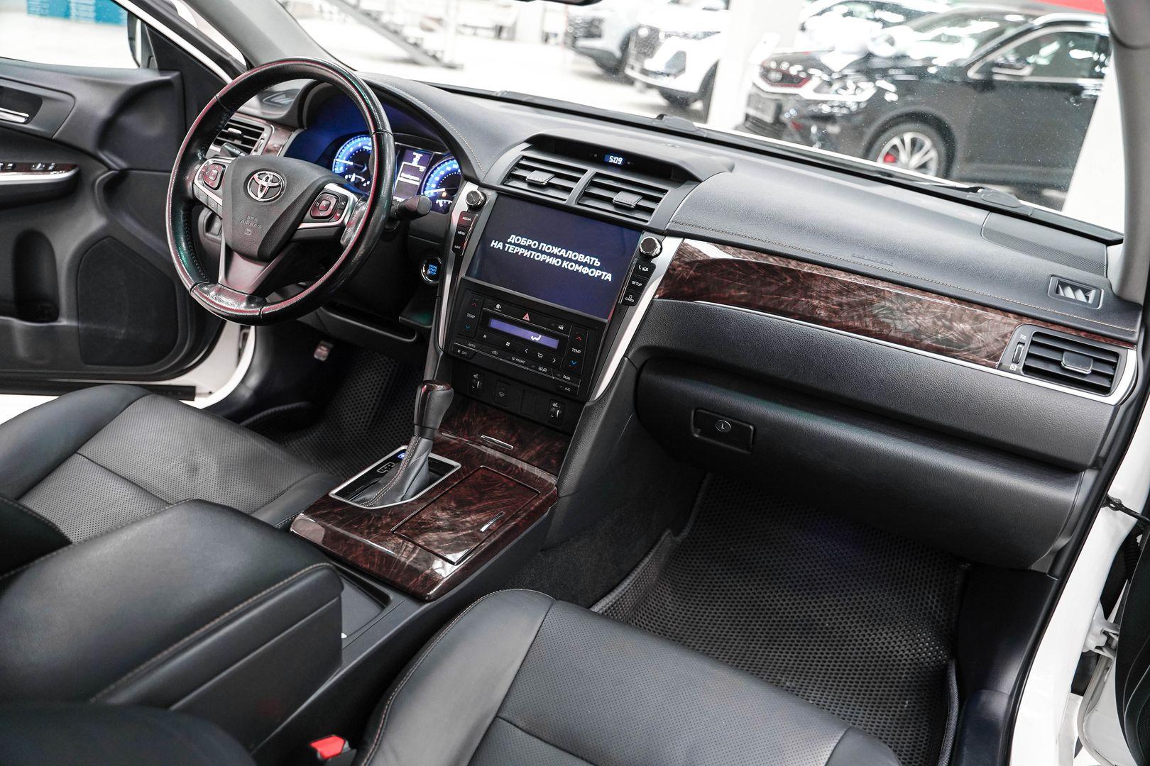 Toyota Camry 2018, белый, ДЦ Орехово