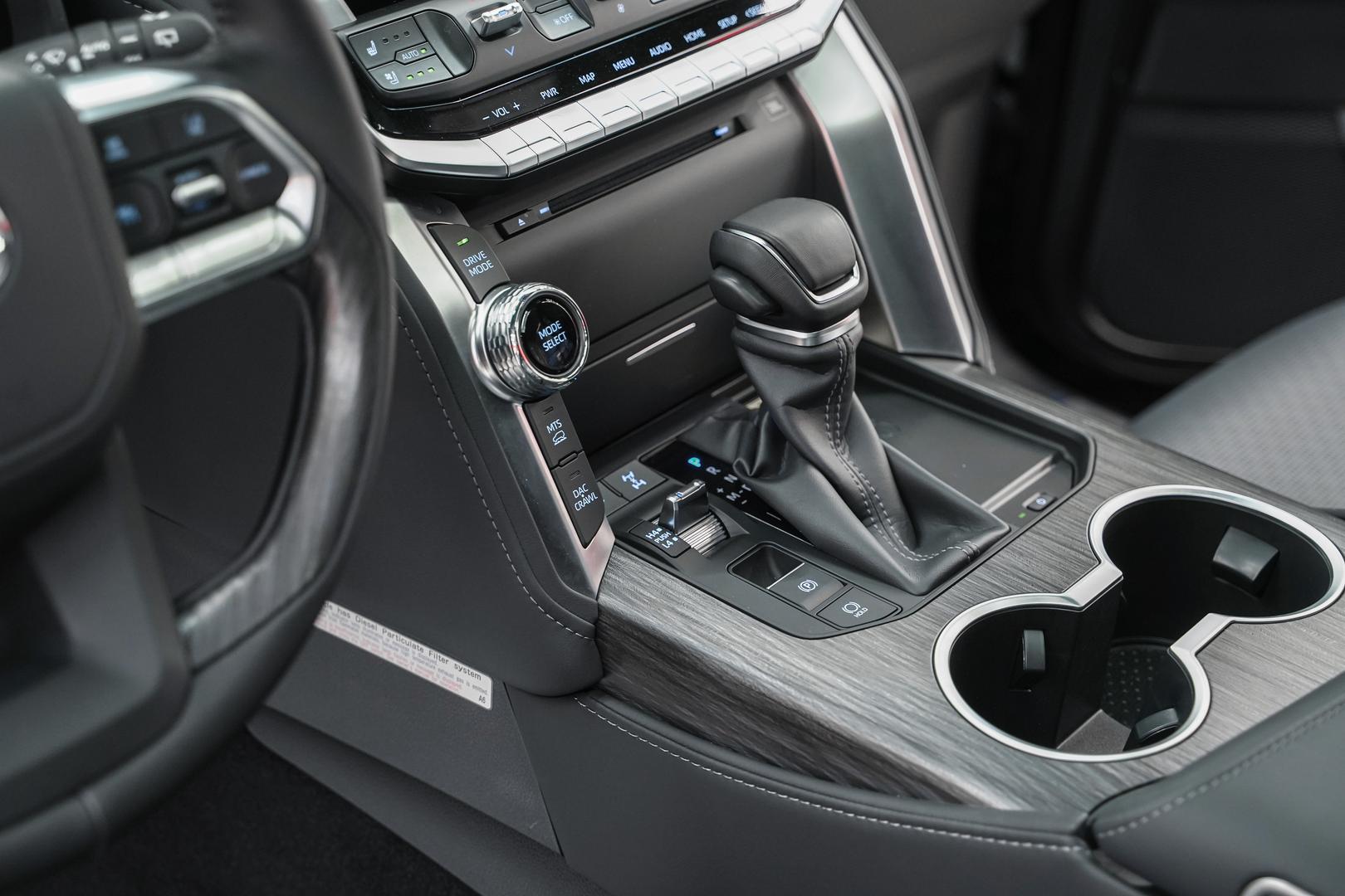 Toyota Land Cruiser 2024, черный, ДЦ Орехово