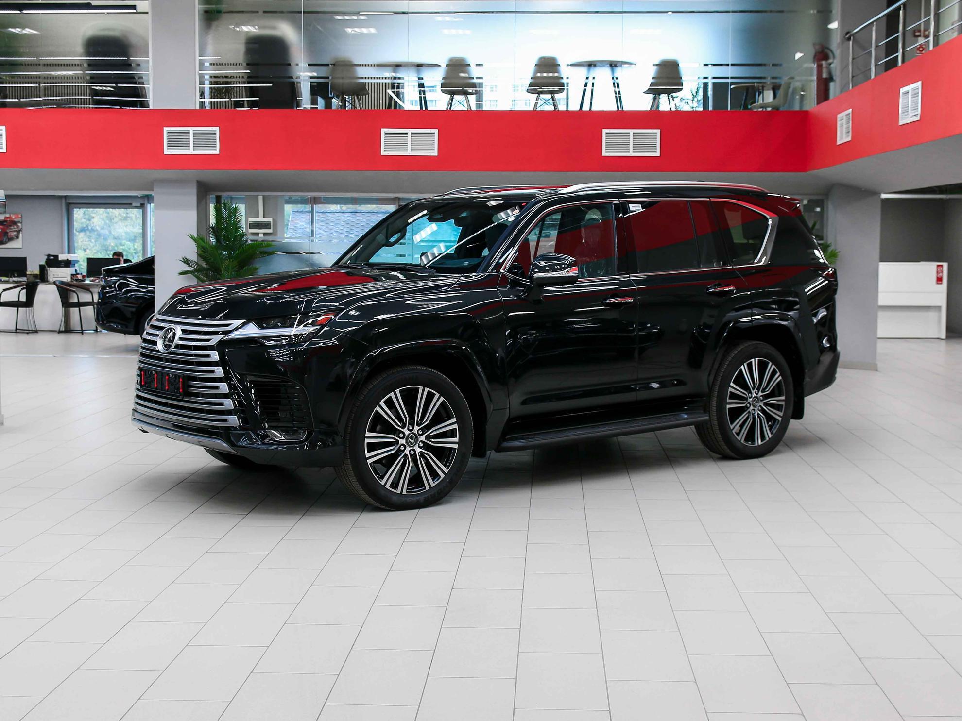 Lexus LX 2026, черный, ДЦ Орехово